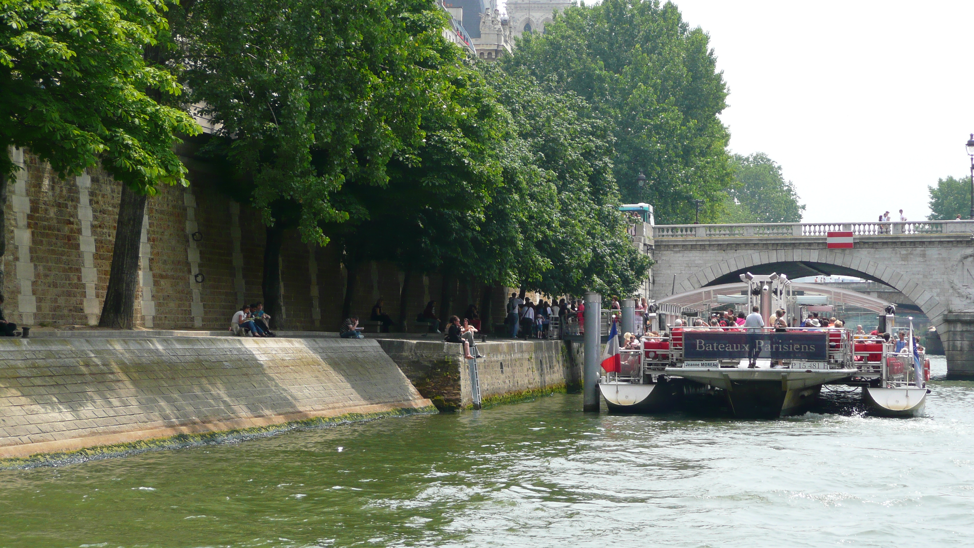 Picture France Paris Batobus Trip 2007-06 8 - Recreation Batobus Trip