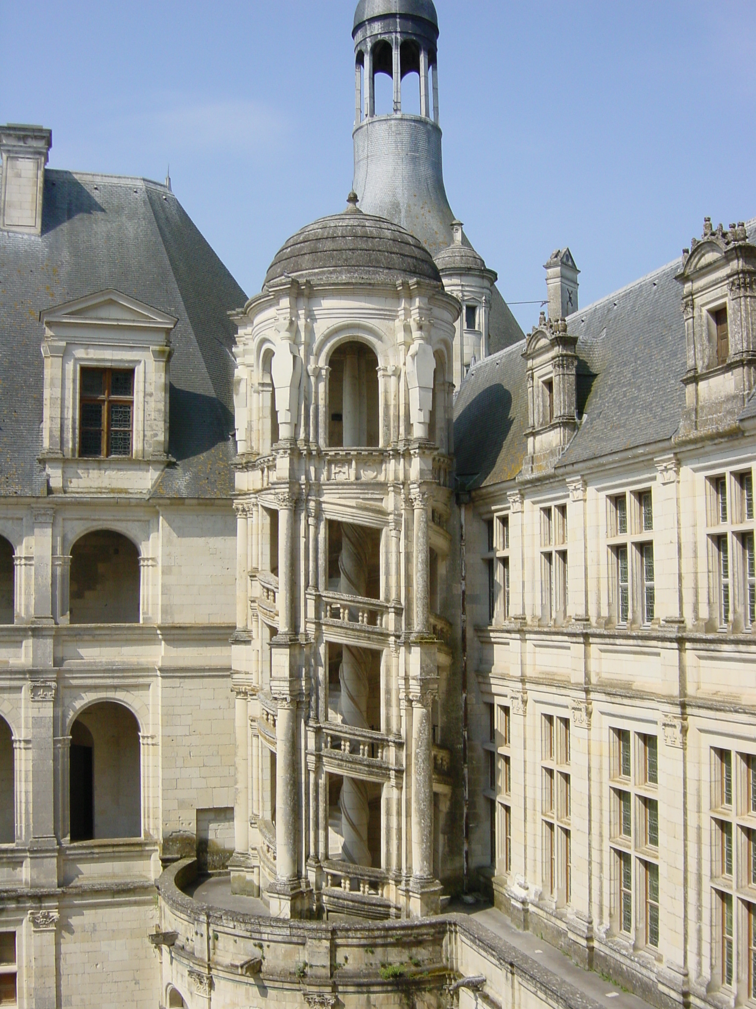 Picture France Chambord 2003-05 51 - Center Chambord