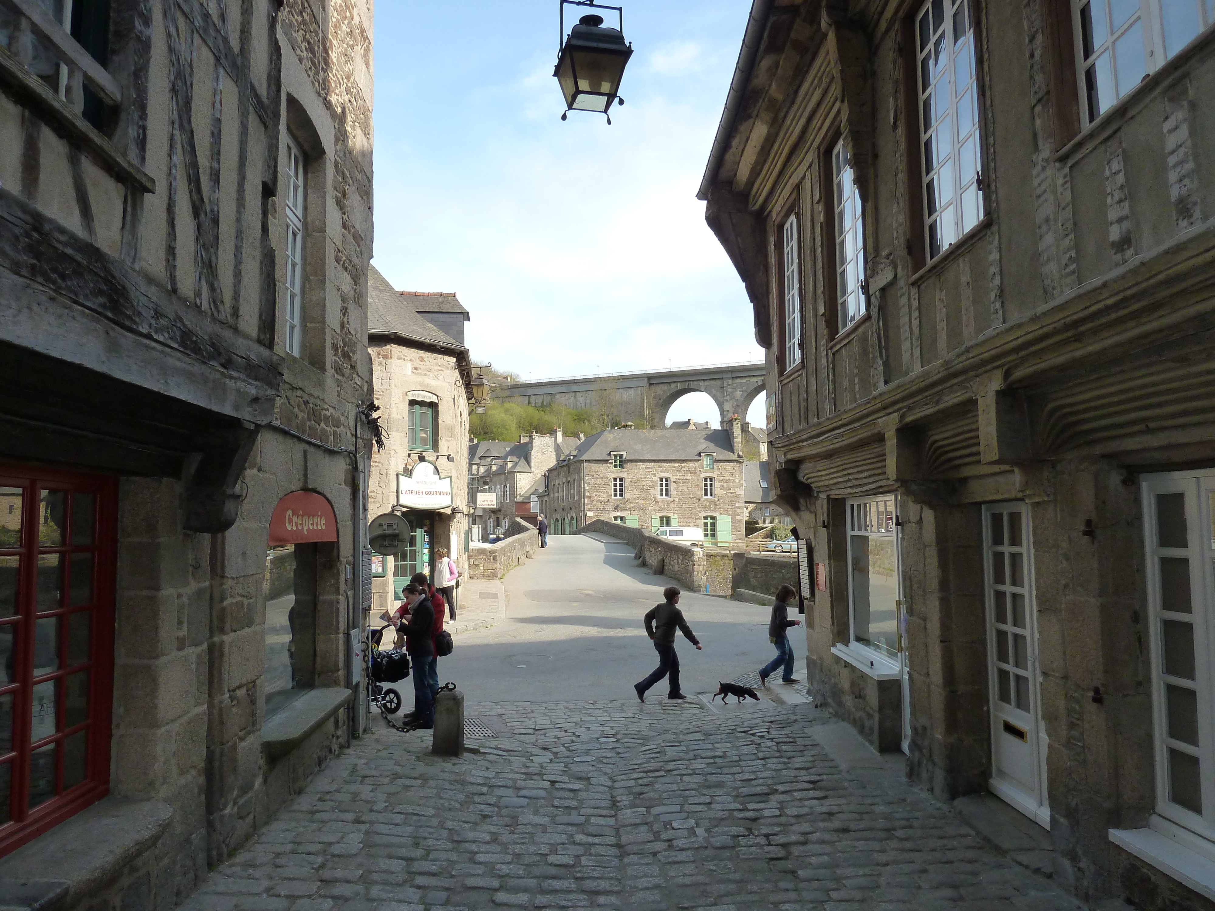 Picture France Dinan Dinan Riverside 2010-04 4 - Center Dinan Riverside