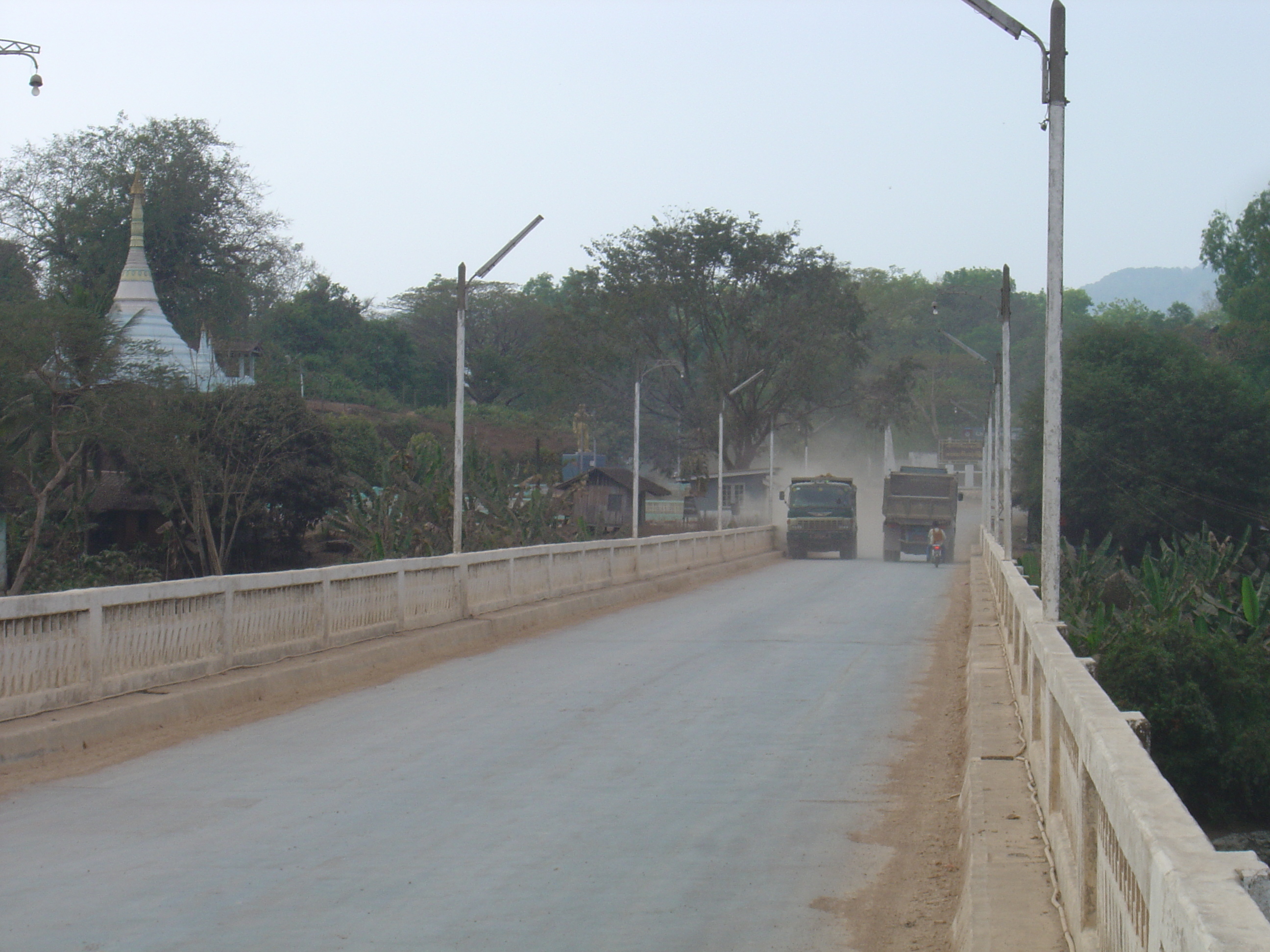 Picture Myanmar Road from Dawei to Maungmagan beach 2005-01 7 - Discovery Road from Dawei to Maungmagan beach