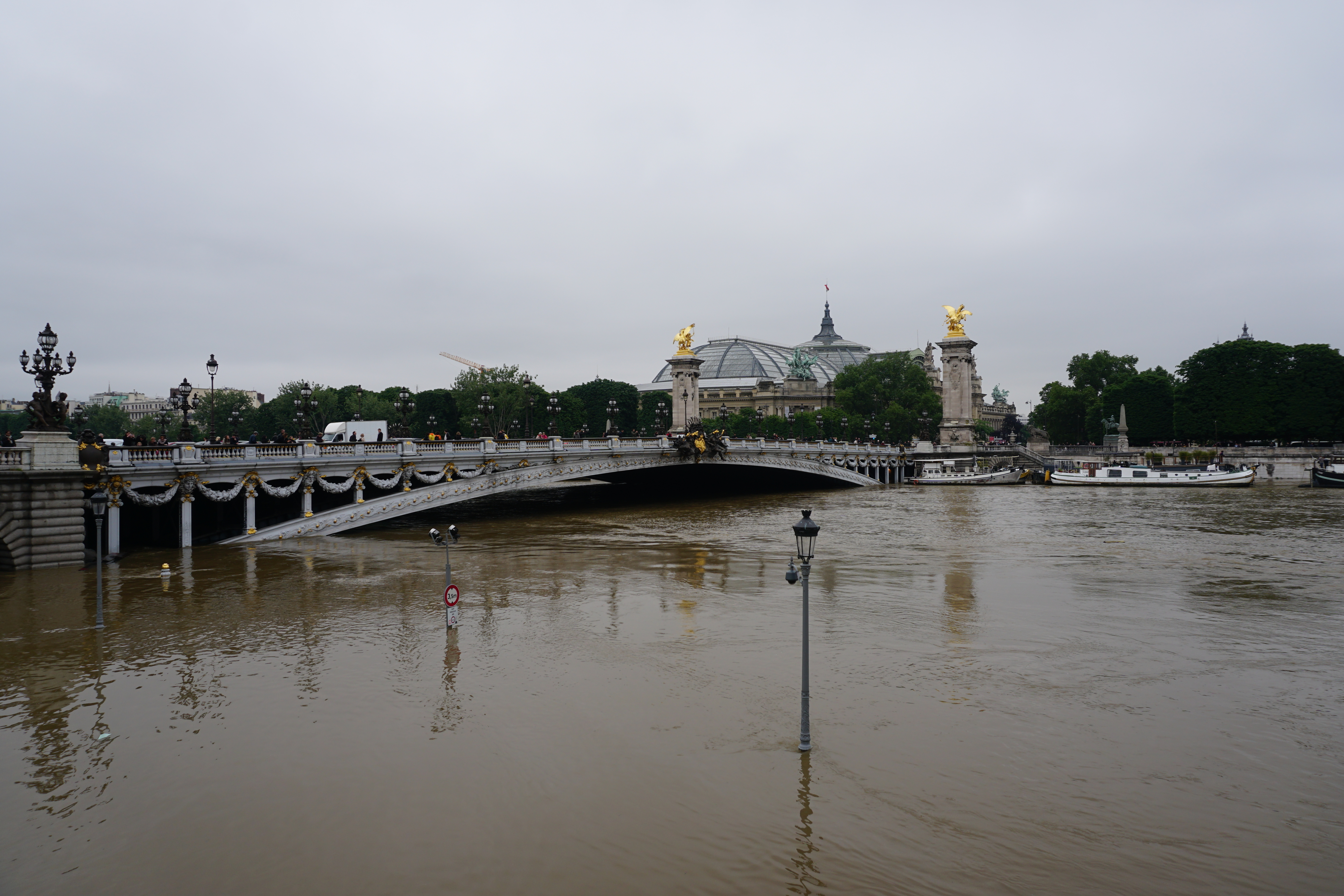 Picture France Paris Seine river 2016-06 0 - History Seine river