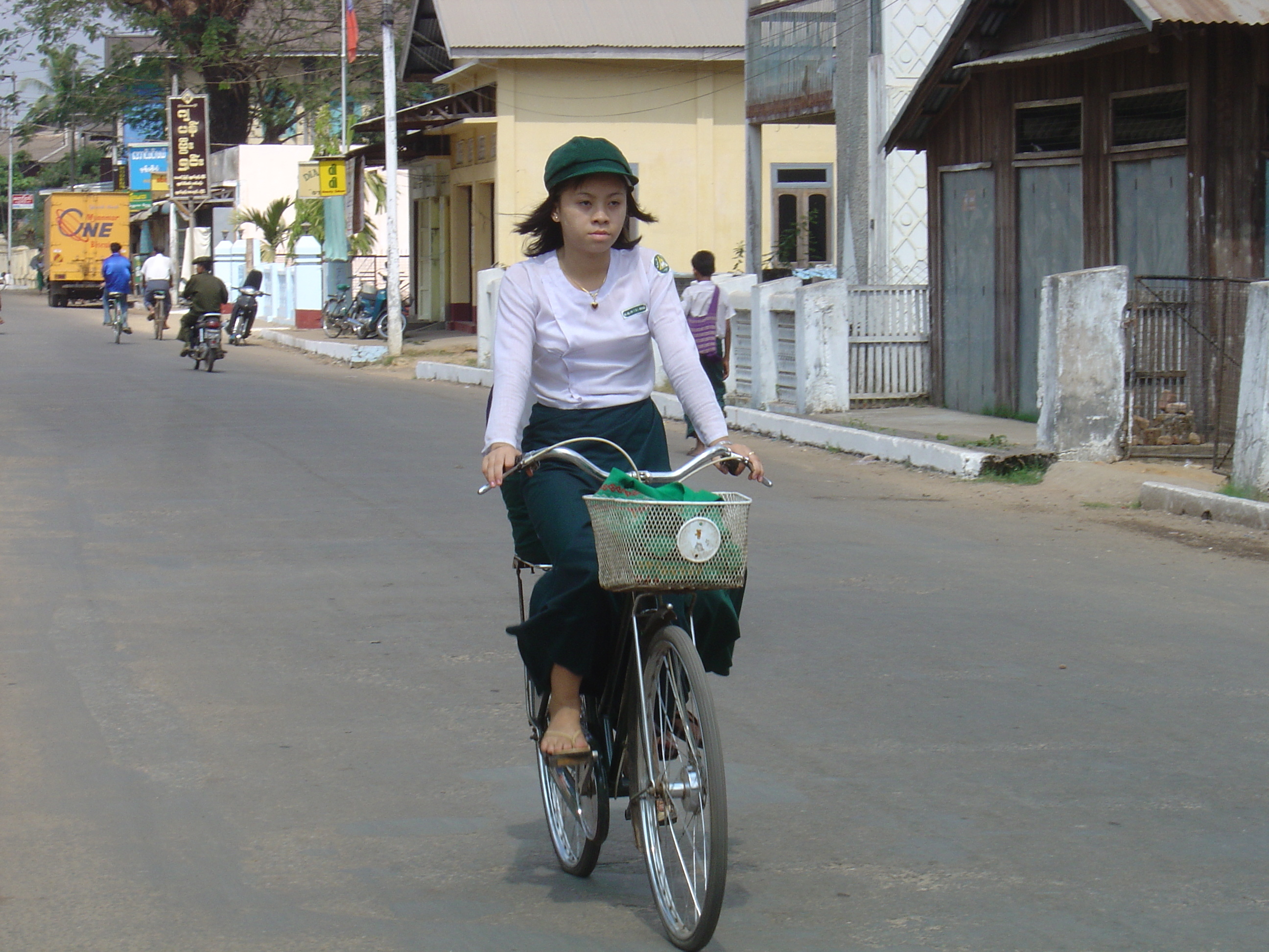 Picture Myanmar Dawei (TAVOY) 2005-01 156 - Recreation Dawei (TAVOY)