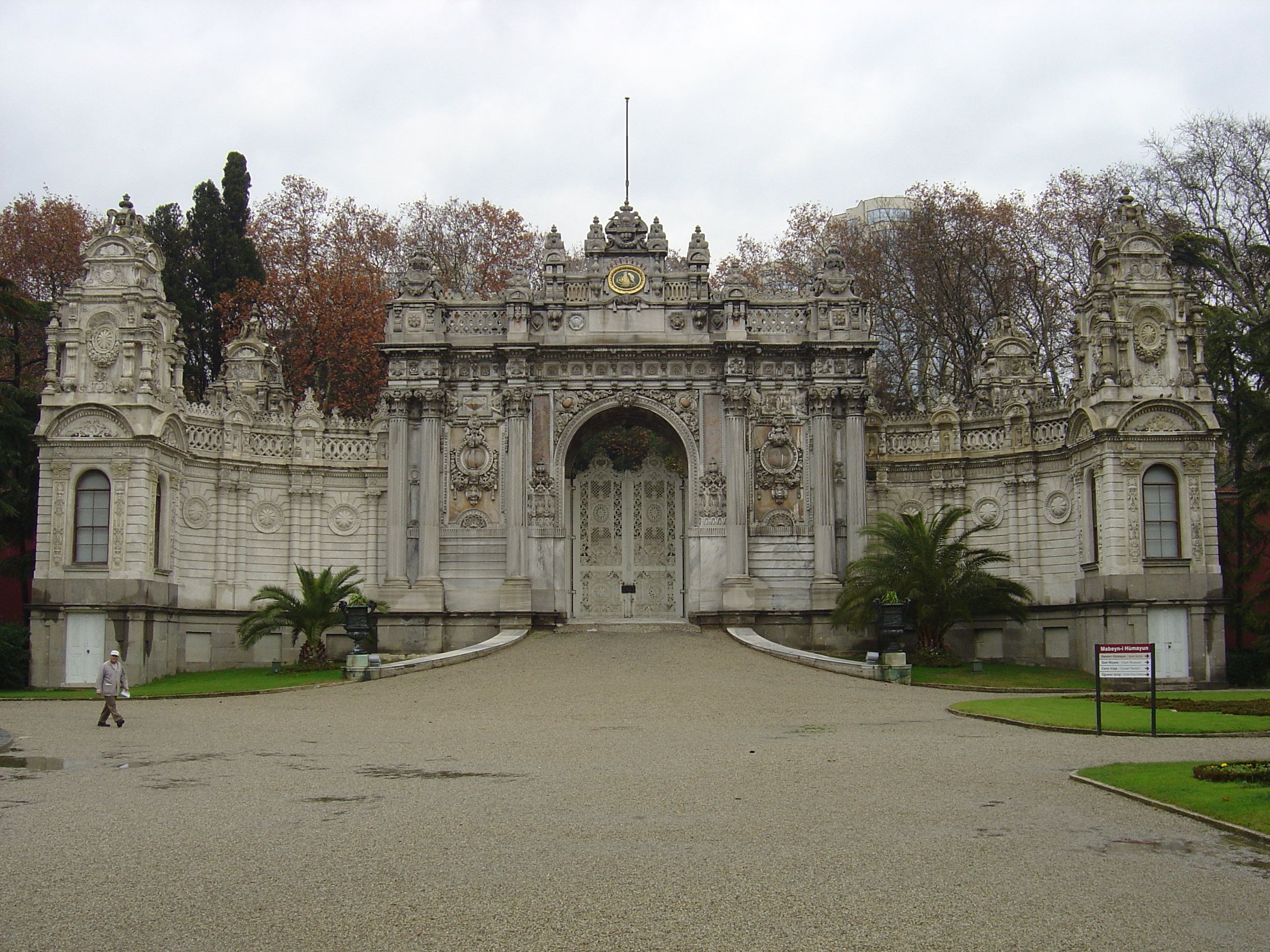 Picture Turkey Istanbul Dolmabahce Palace 2004-12 60 - Recreation Dolmabahce Palace