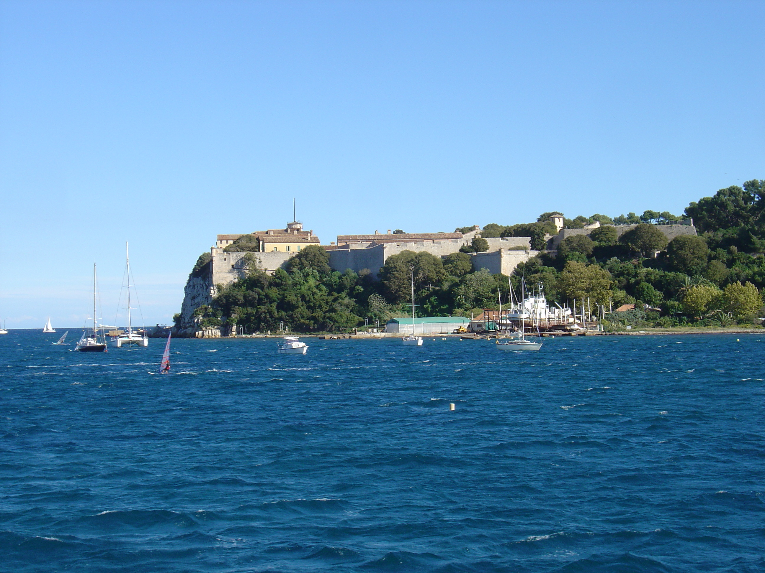 Picture France Cannes Sainte Marguerite 2005-10 27 - Discovery Sainte Marguerite