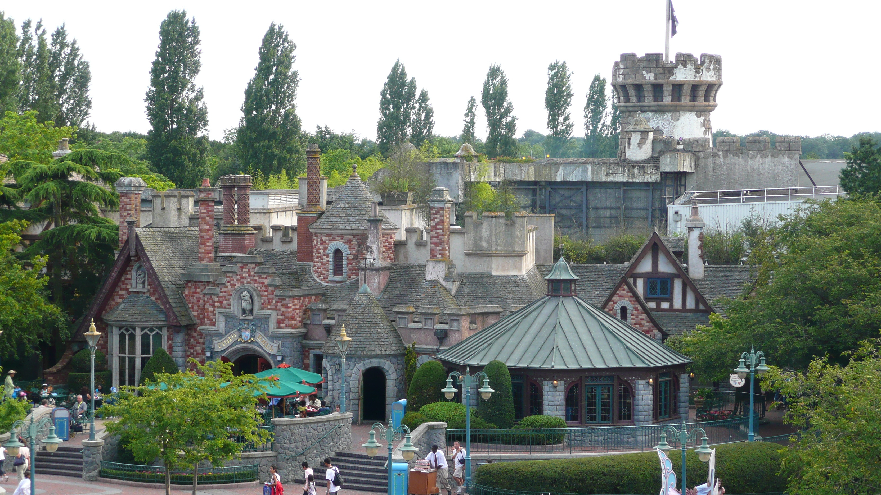 Picture France Disneyland Paris Alice Labyrinth 2007-07 23 - Center Alice Labyrinth