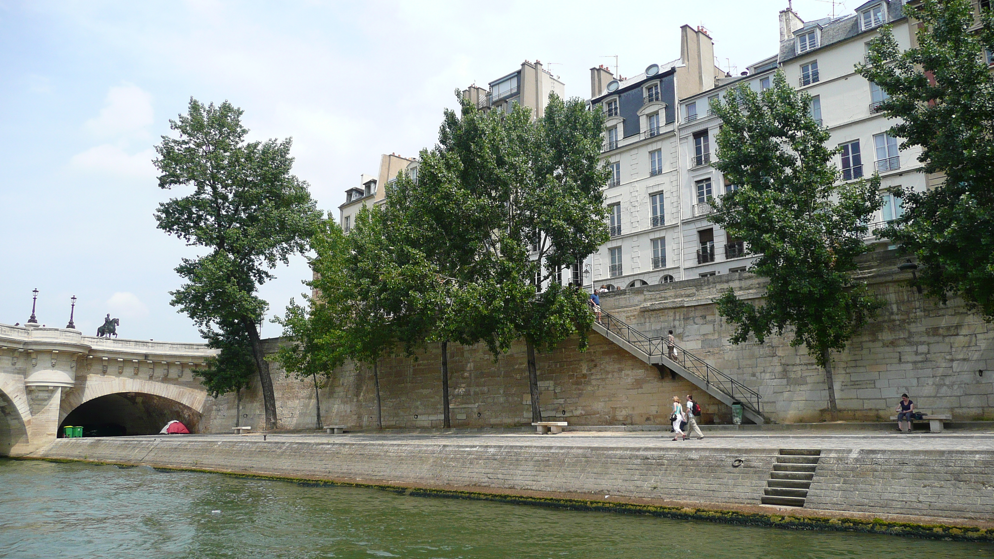 Picture France Paris Seine river 2007-06 60 - Around Seine river