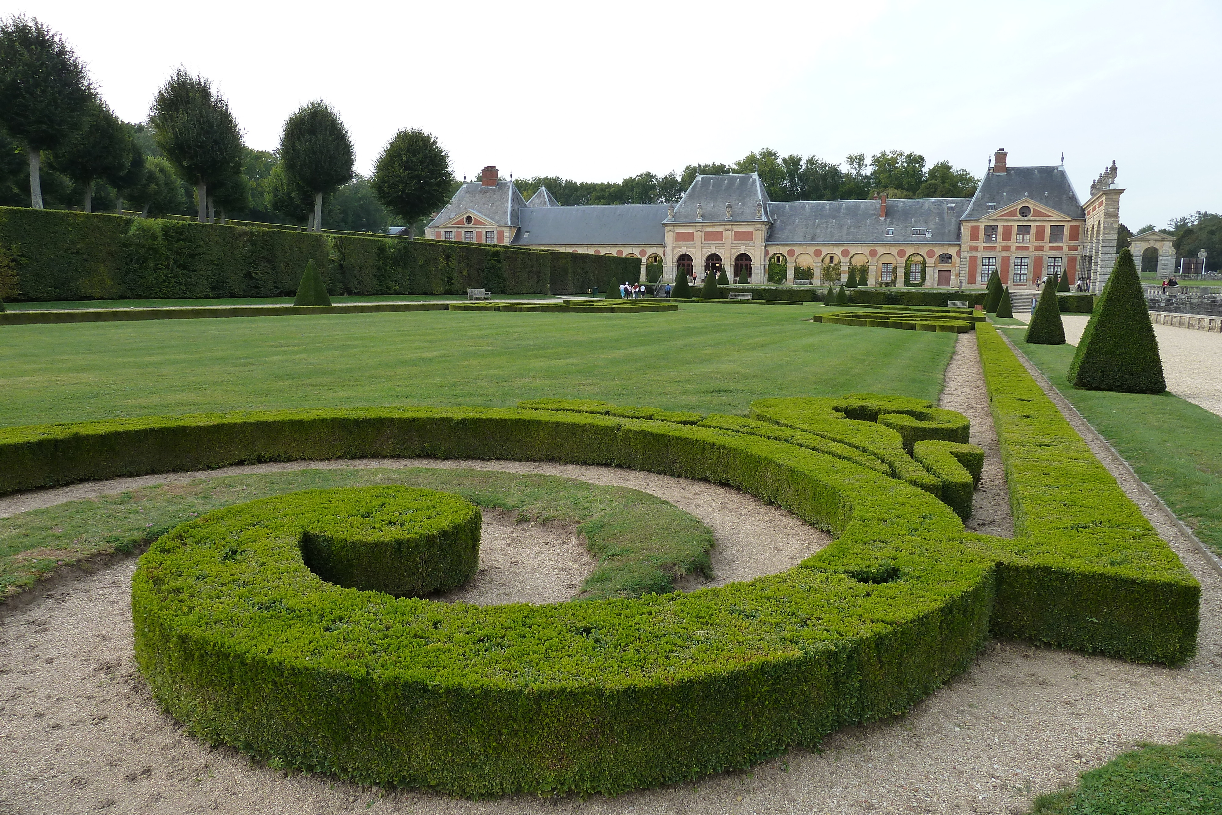 Picture France Vaux Le Vicomte Castle Vaux Le Vicomte Gardens 2010-09 4 - Tour Vaux Le Vicomte Gardens