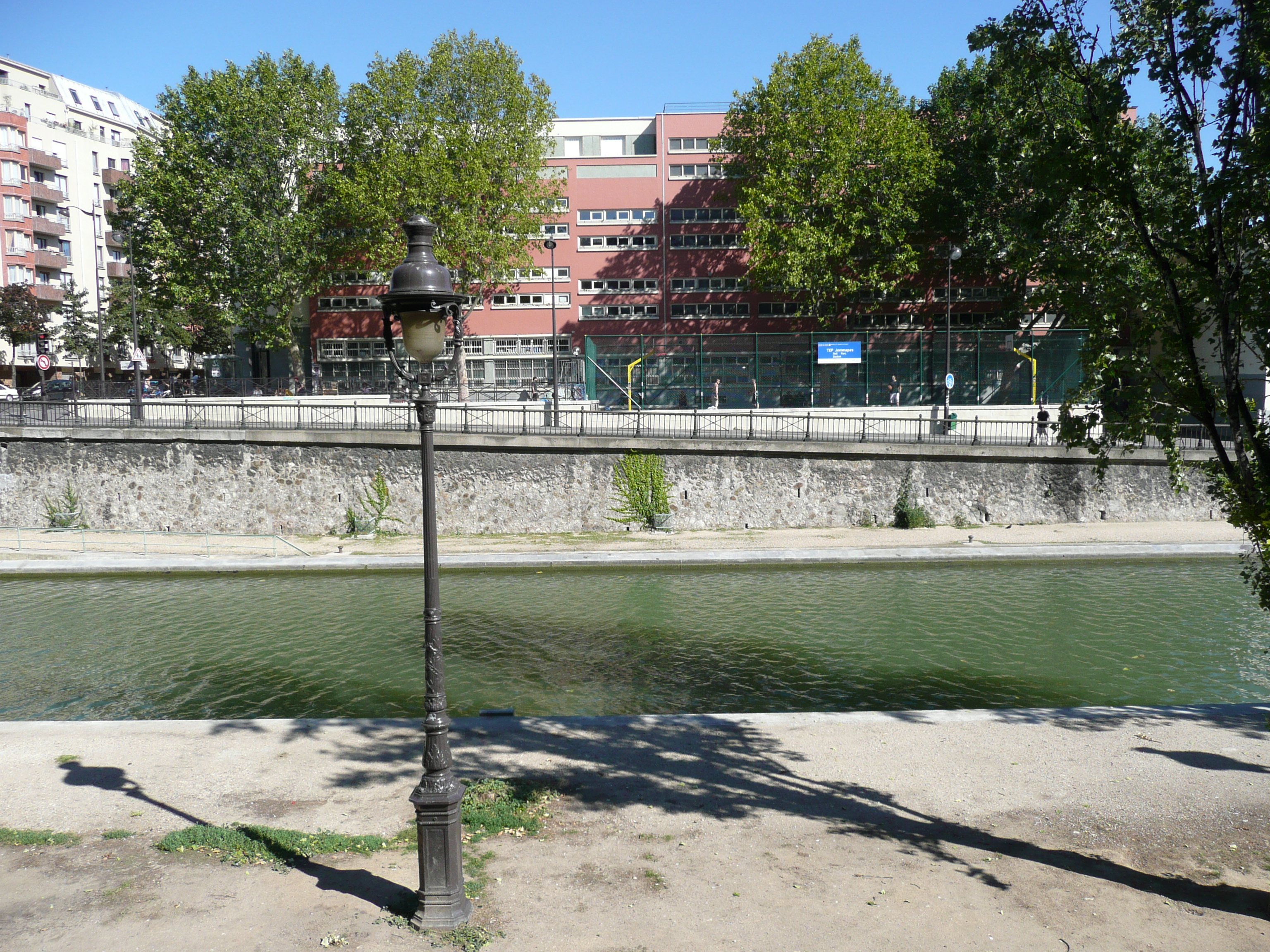 Picture France Paris Canal St Martin 2007-08 92 - Recreation Canal St Martin