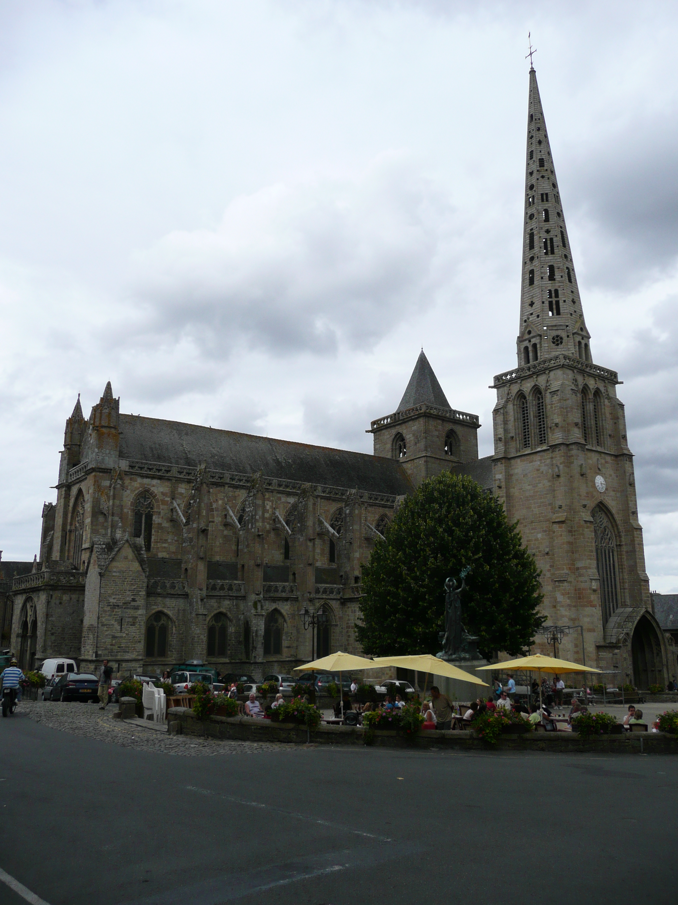 Picture France Treguier 2007-08 16 - Tours Treguier