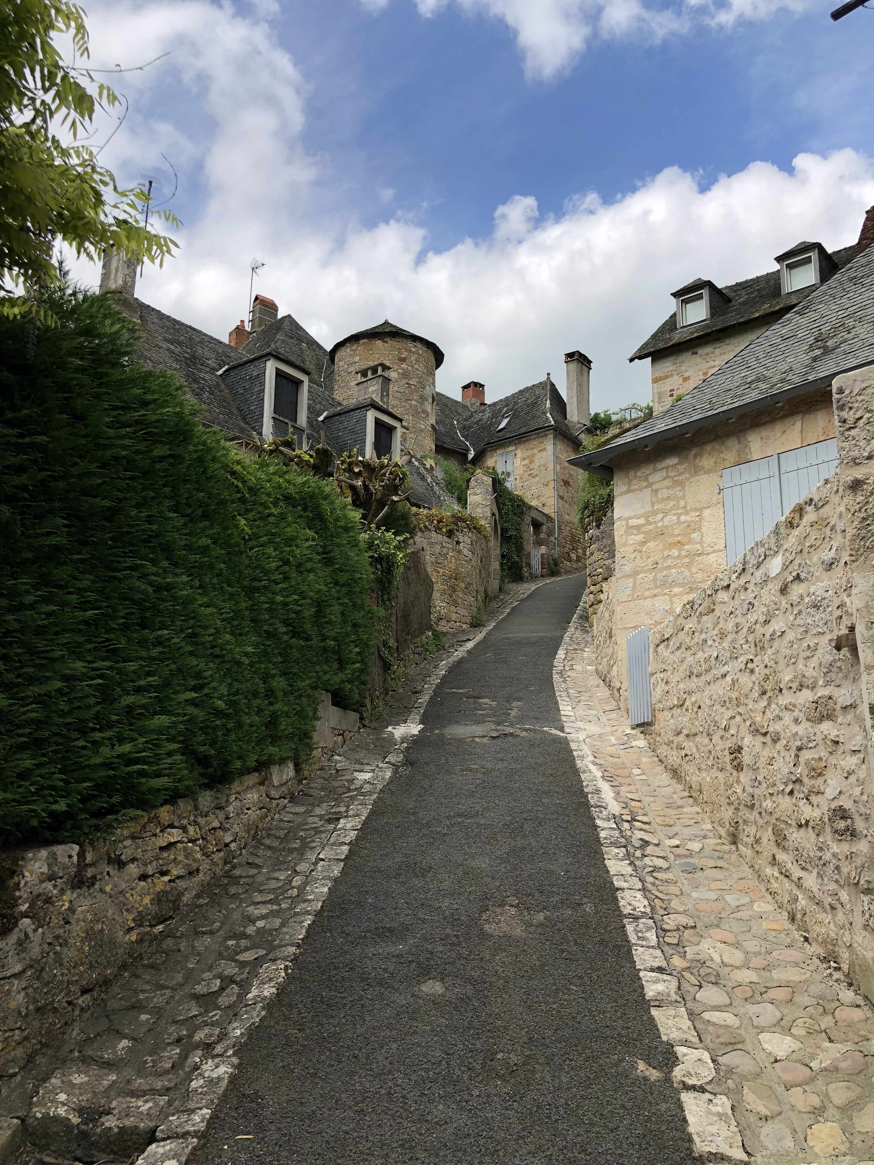 Picture France Turenne 2018-04 162 - Around Turenne