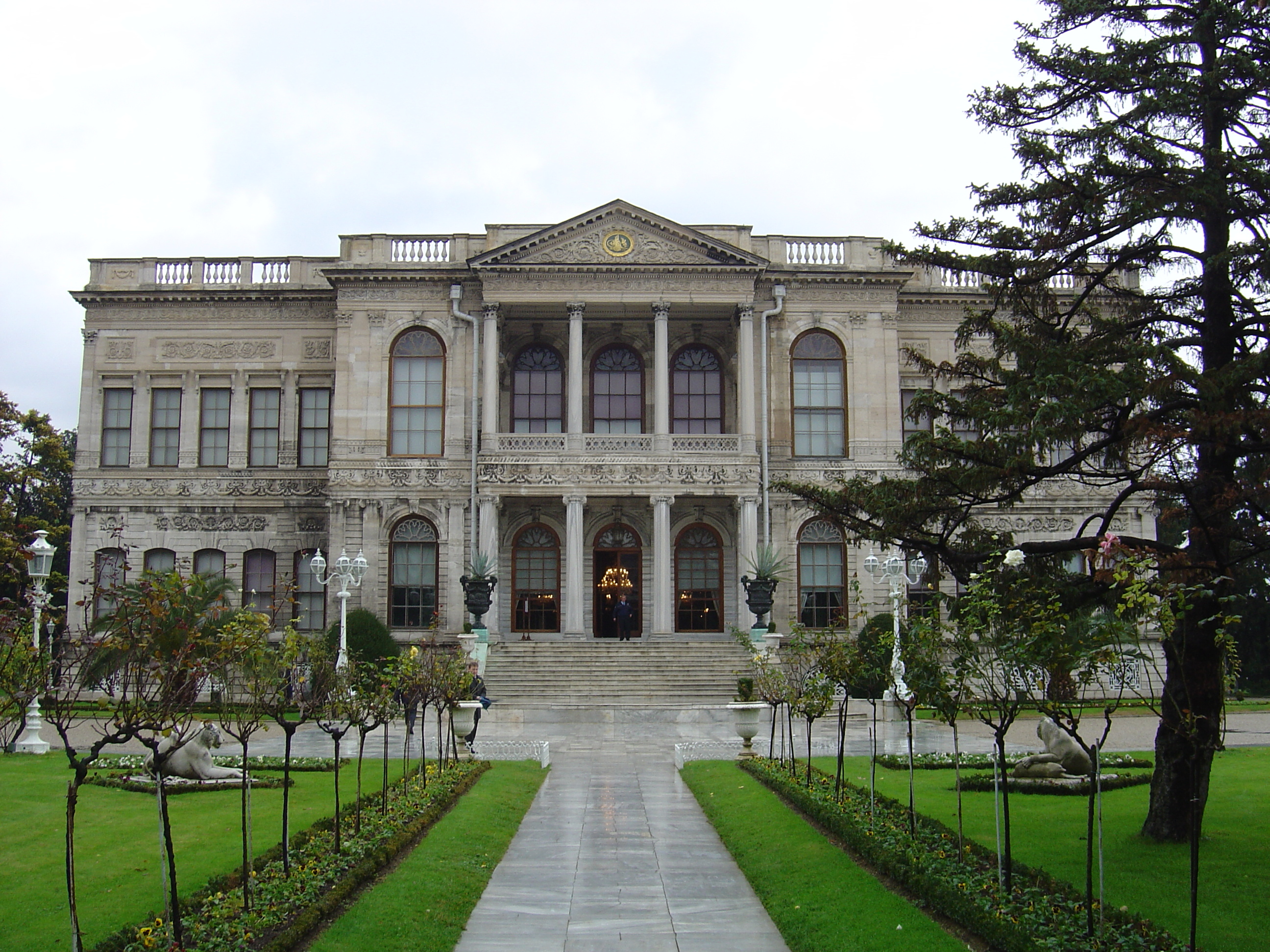 Picture Turkey Istanbul Dolmabahce Palace 2004-12 5 - Recreation Dolmabahce Palace