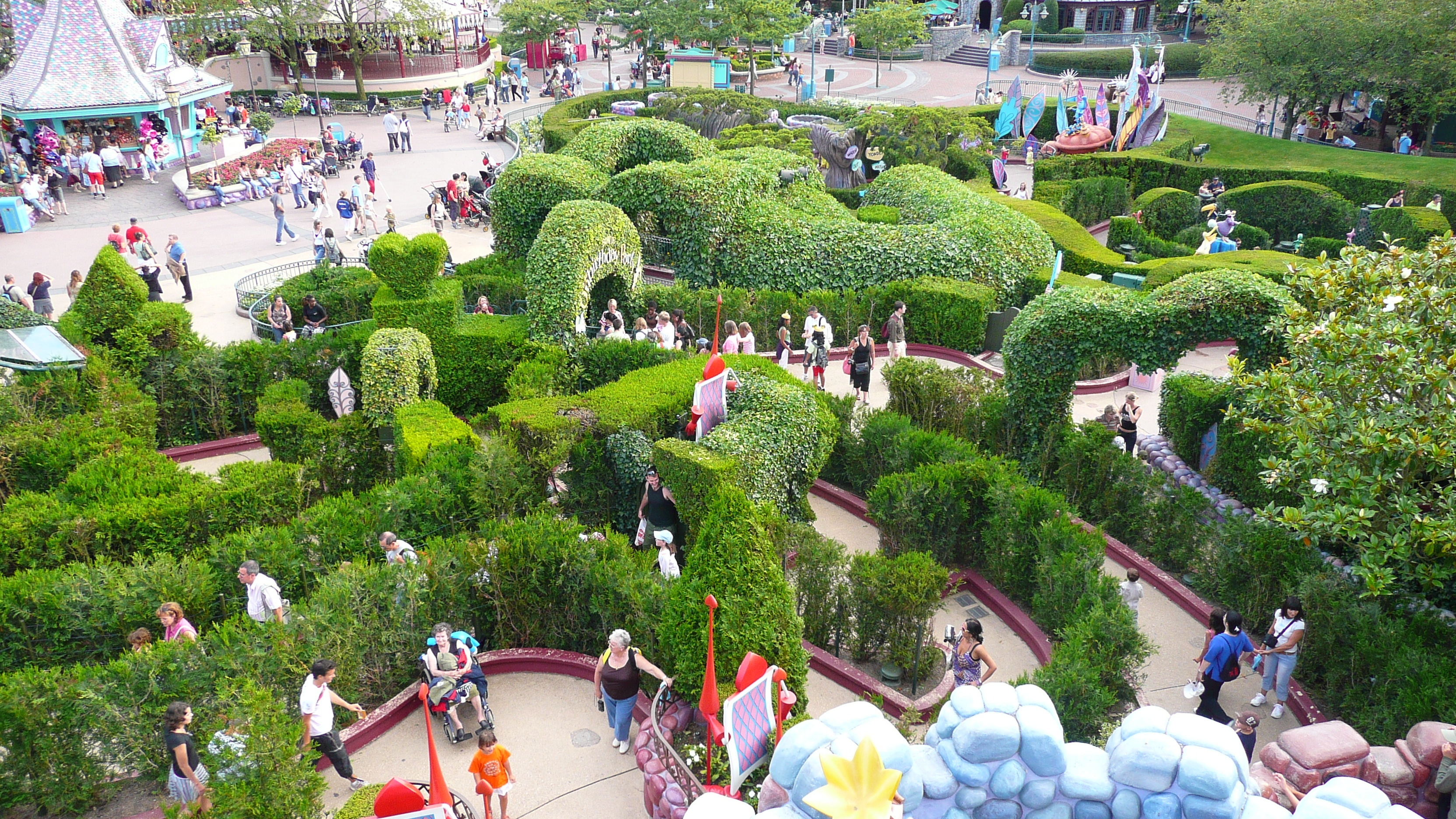 Picture France Disneyland Paris Alice Labyrinth 2007-07 17 - Discovery Alice Labyrinth