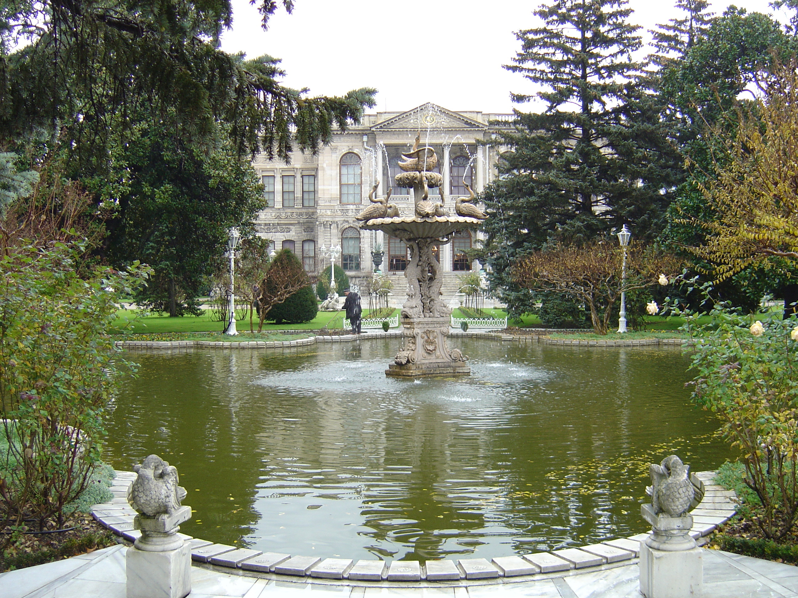 Picture Turkey Istanbul Dolmabahce Palace 2004-12 2 - Tour Dolmabahce Palace