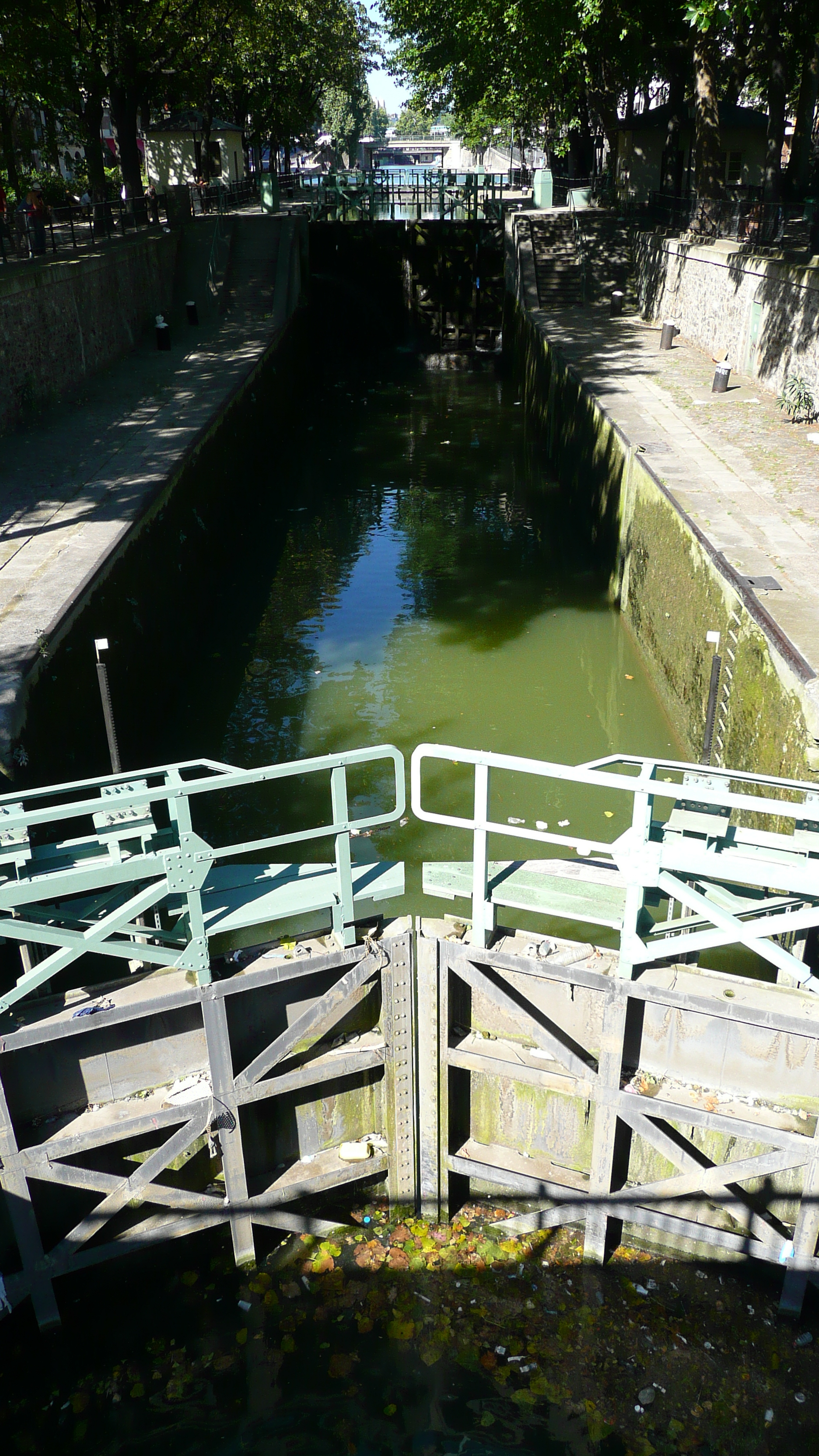 Picture France Paris Canal St Martin 2007-08 53 - Discovery Canal St Martin