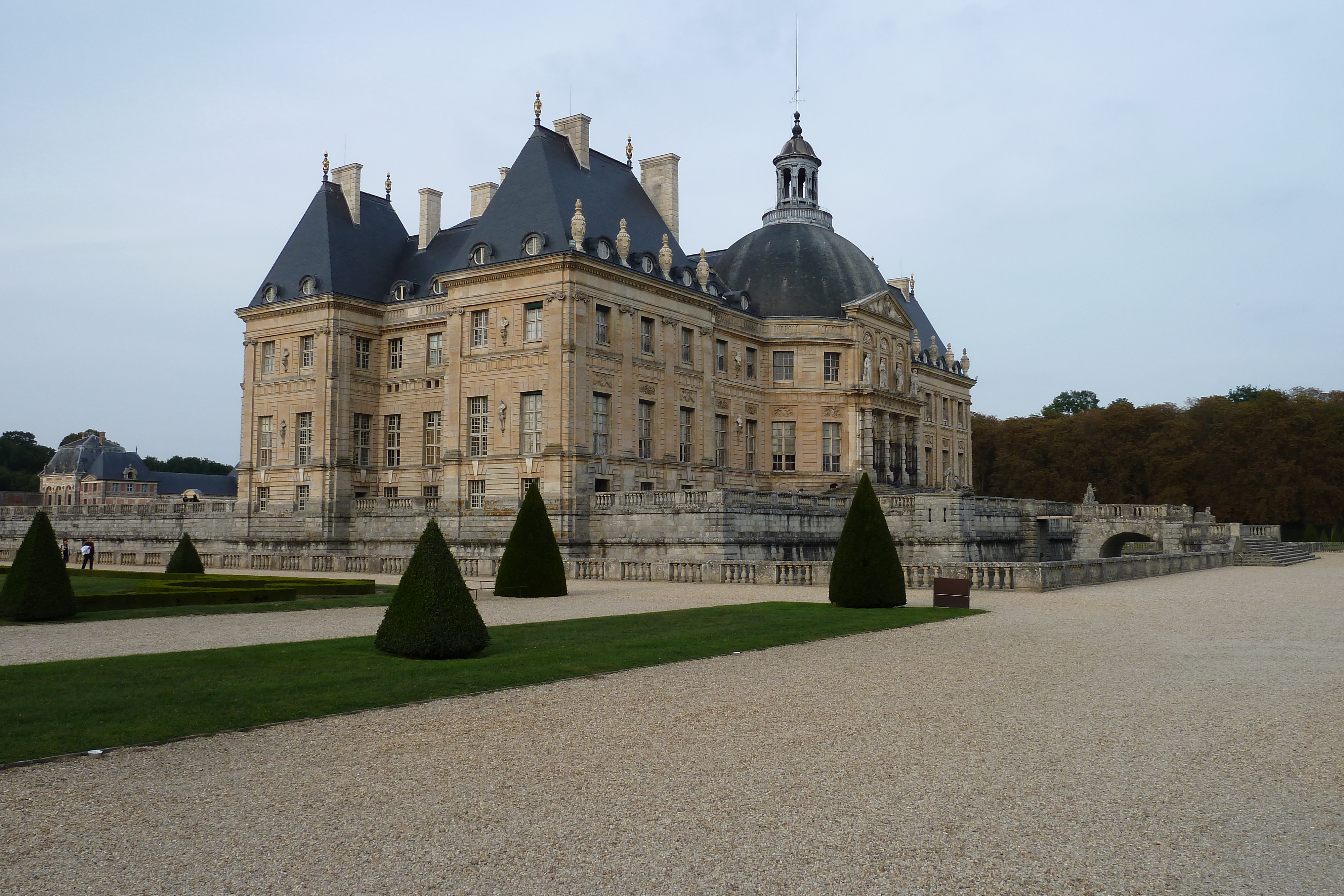 Picture France Vaux Le Vicomte Castle Vaux Le Vicomte Gardens 2010-09 18 - Tour Vaux Le Vicomte Gardens