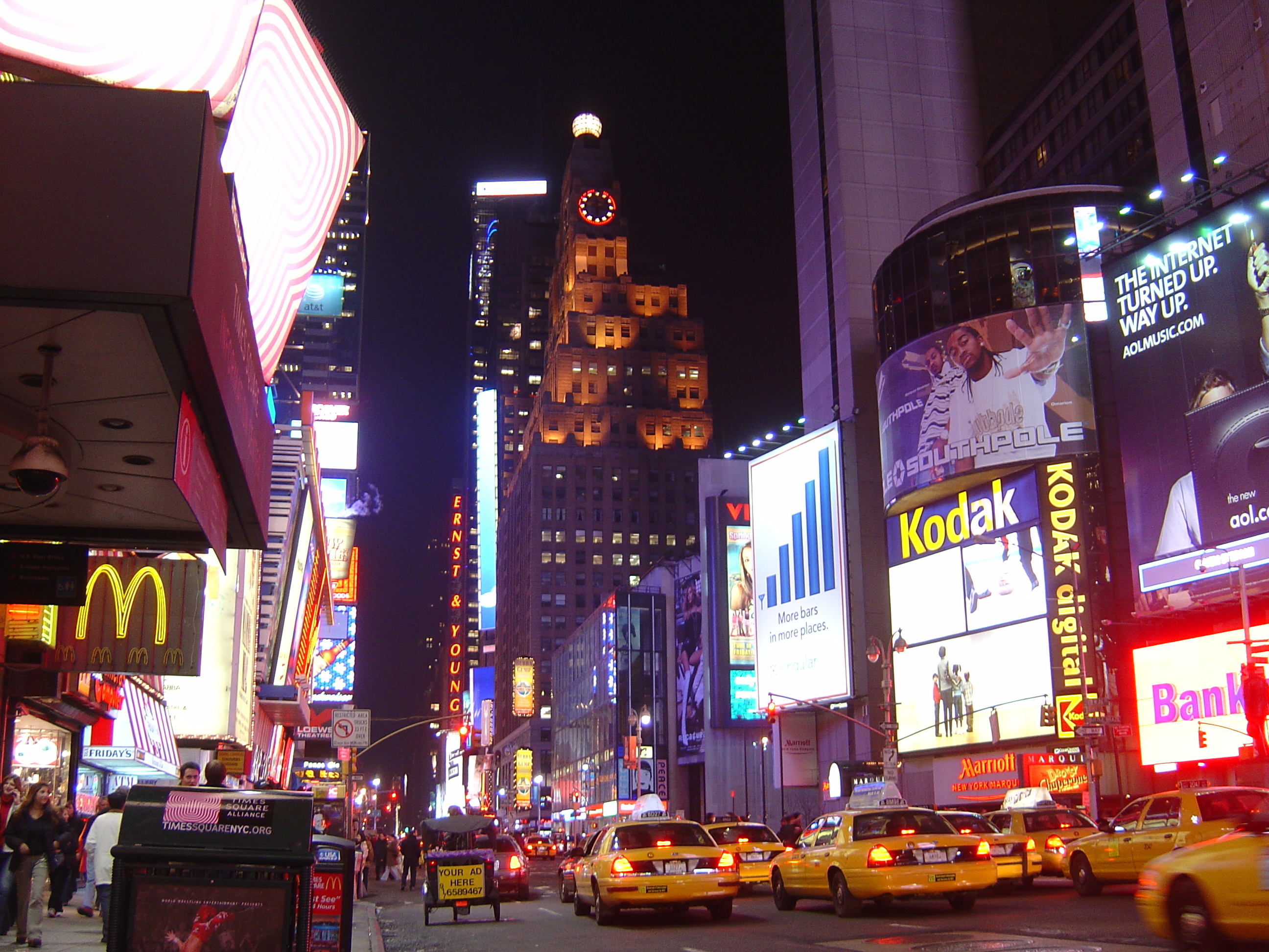 Picture United States New York Time Square 2006-03 32 - Discovery Time Square