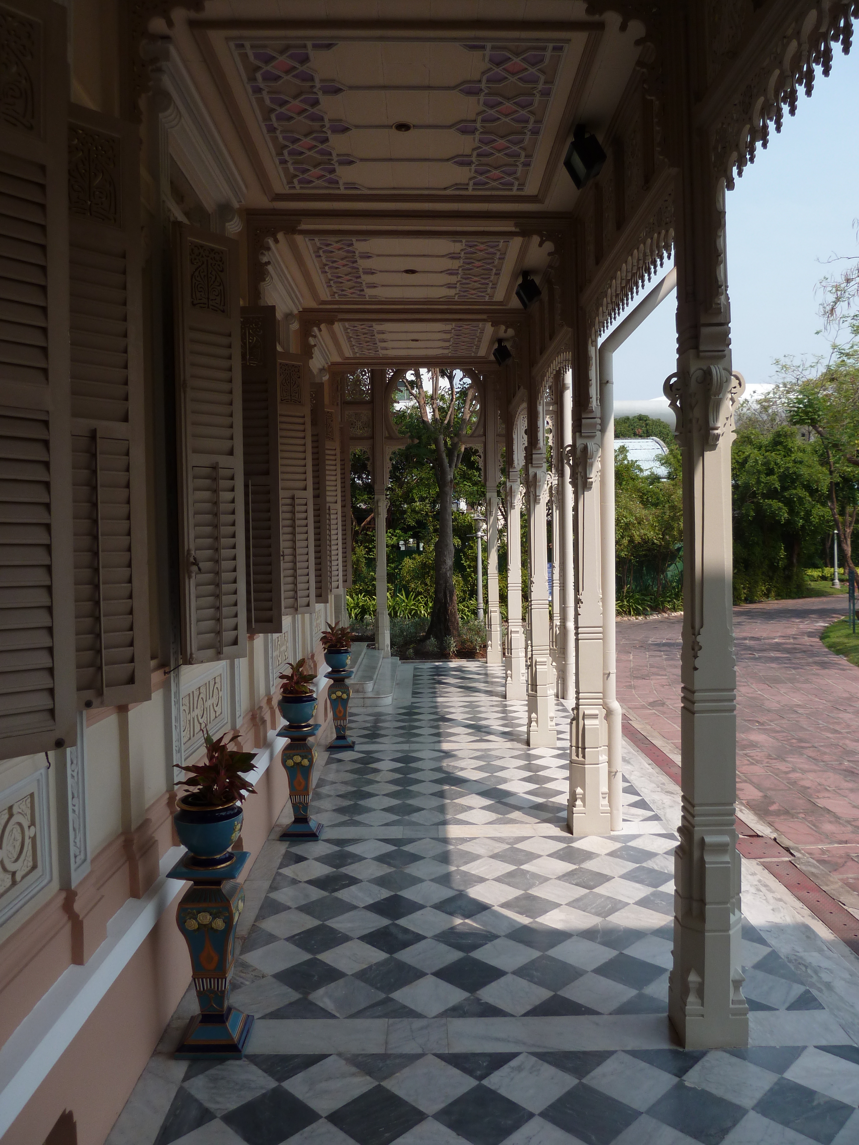 Picture Thailand Bangkok Vimanmek Palace 2011-01 7 - Center Vimanmek Palace