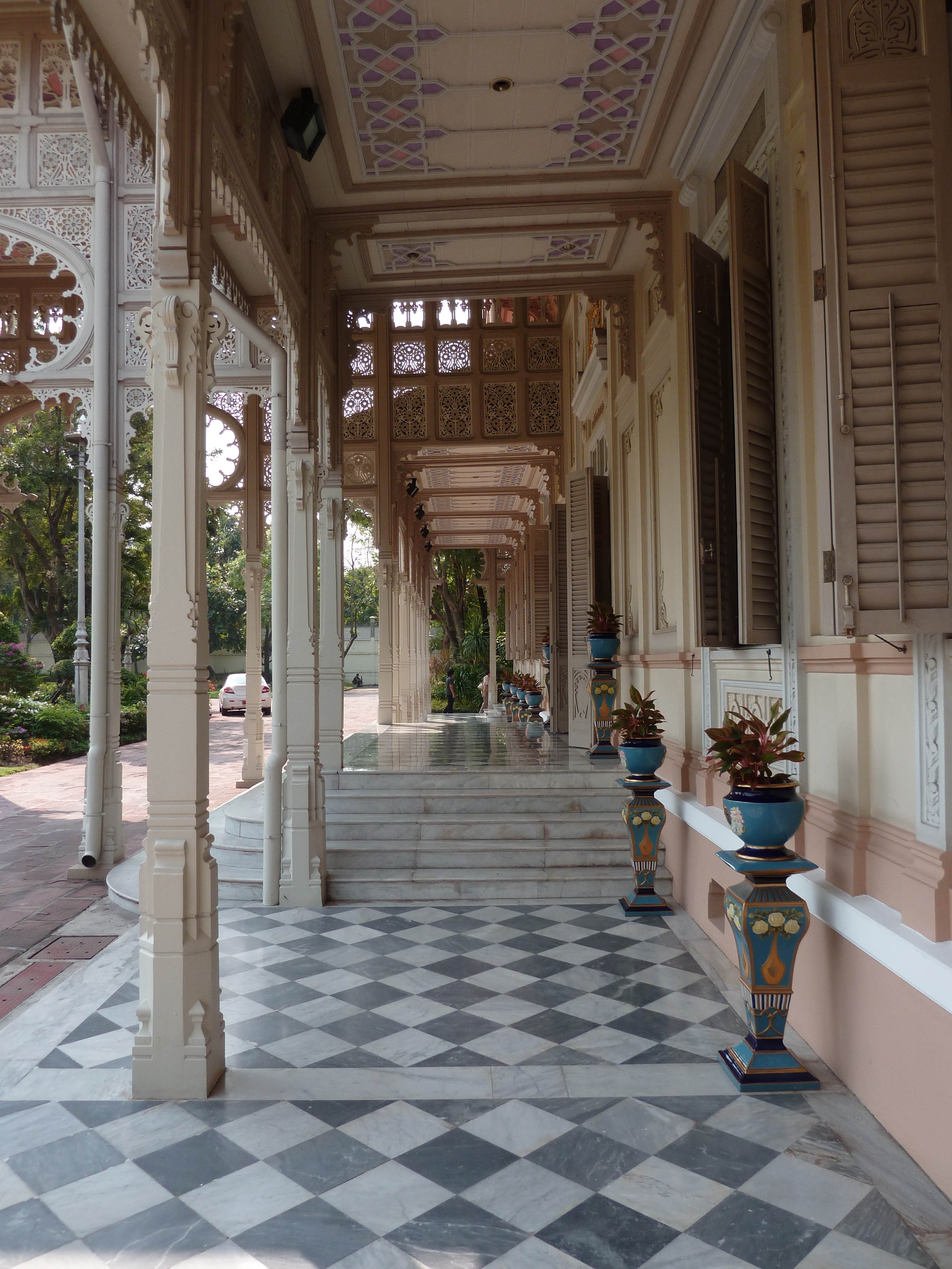 Picture Thailand Bangkok Vimanmek Palace 2011-01 14 - Discovery Vimanmek Palace