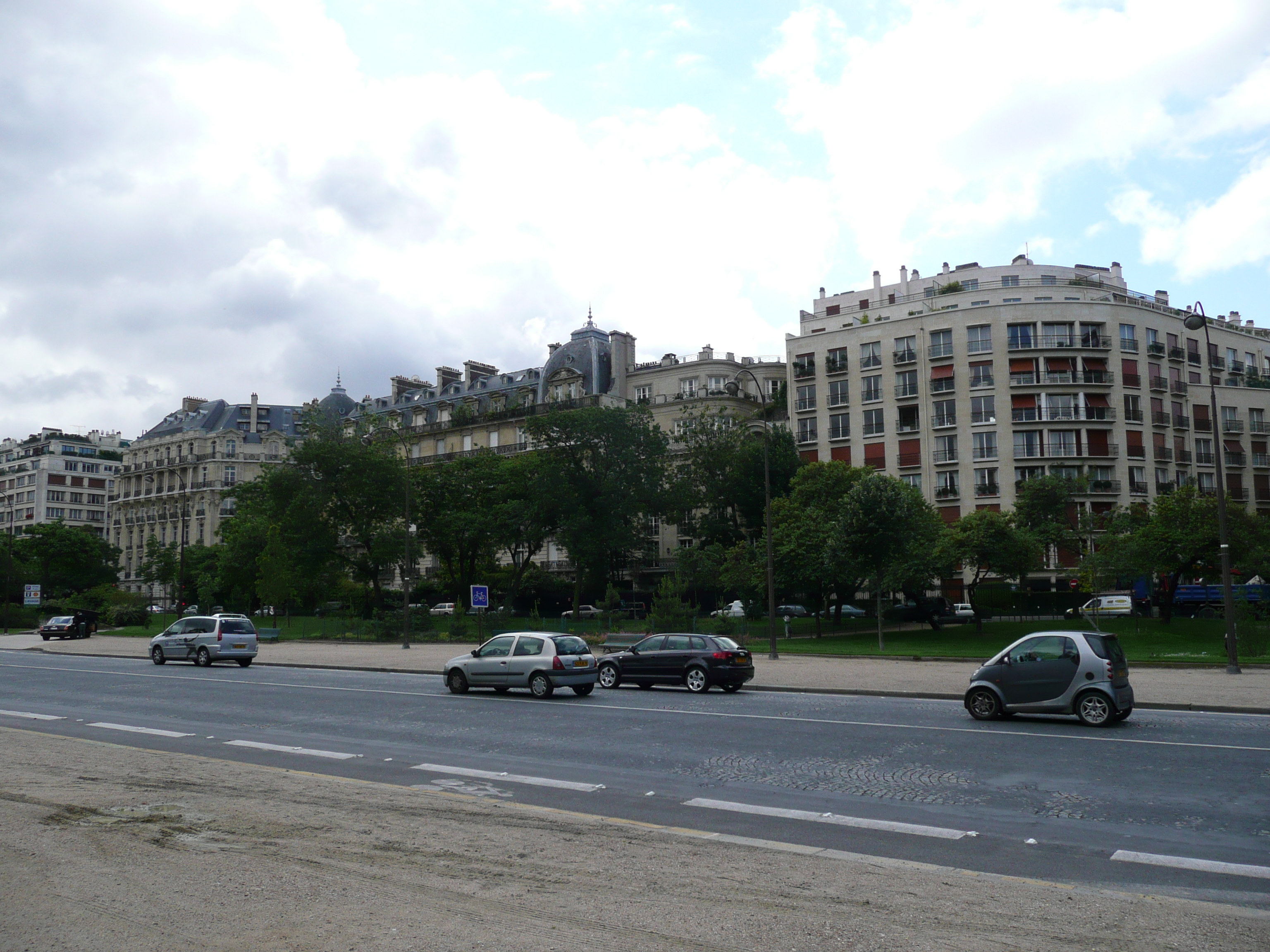 Picture France Paris Avenue Foch 2007-06 153 - Recreation Avenue Foch