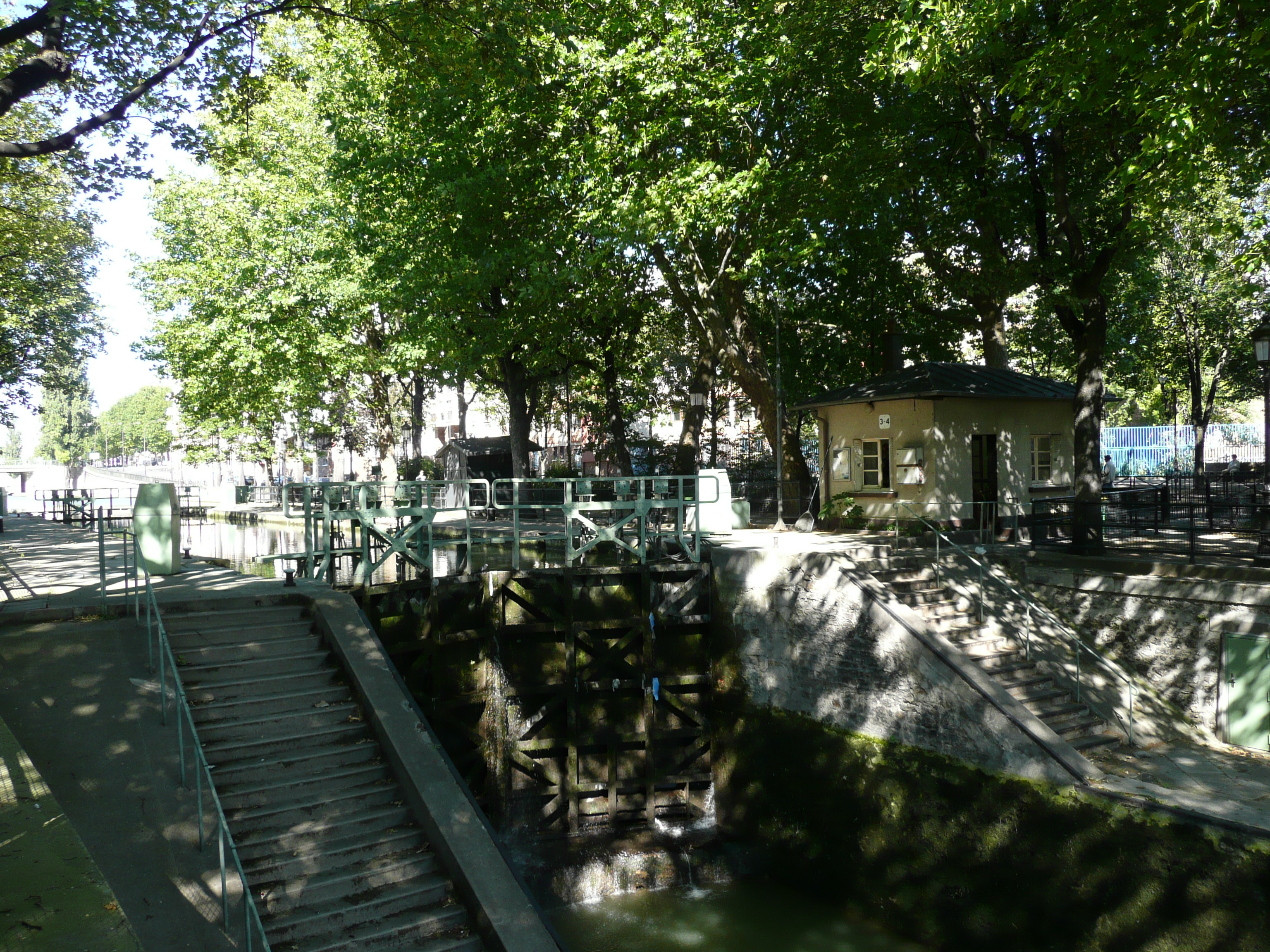 Picture France Paris Canal St Martin 2007-08 95 - Discovery Canal St Martin