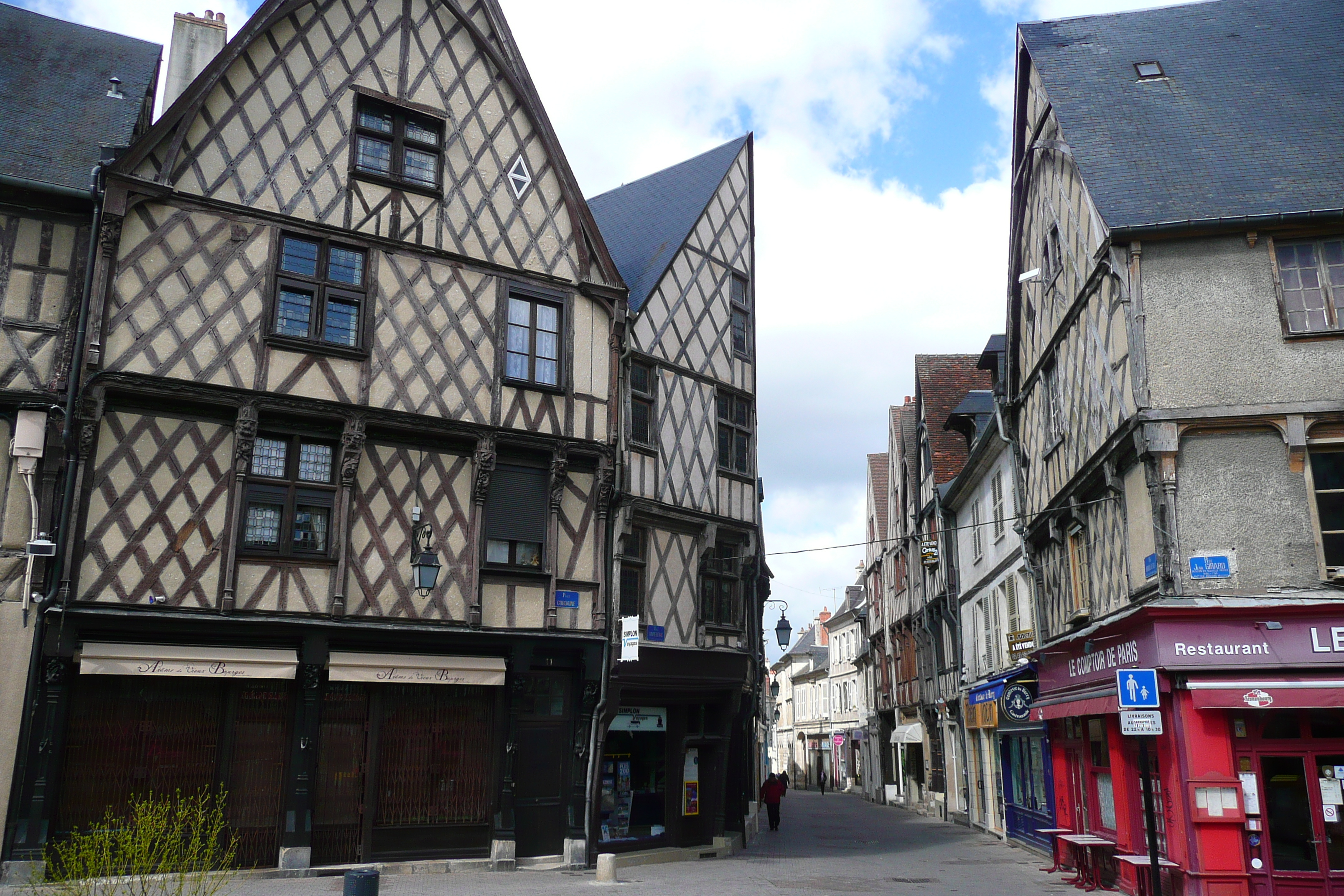 Picture France Bourges 2008-04 54 - Tour Bourges