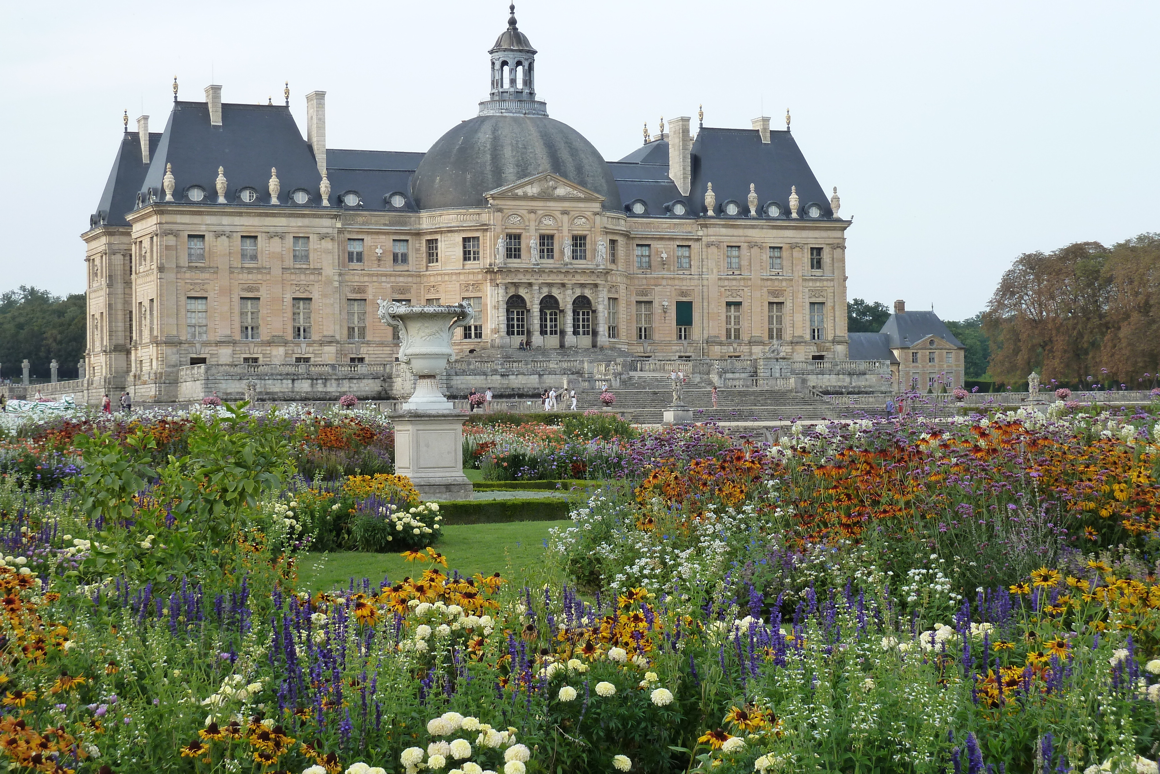 Picture France Vaux Le Vicomte Castle Vaux Le Vicomte Gardens 2010-09 76 - Discovery Vaux Le Vicomte Gardens