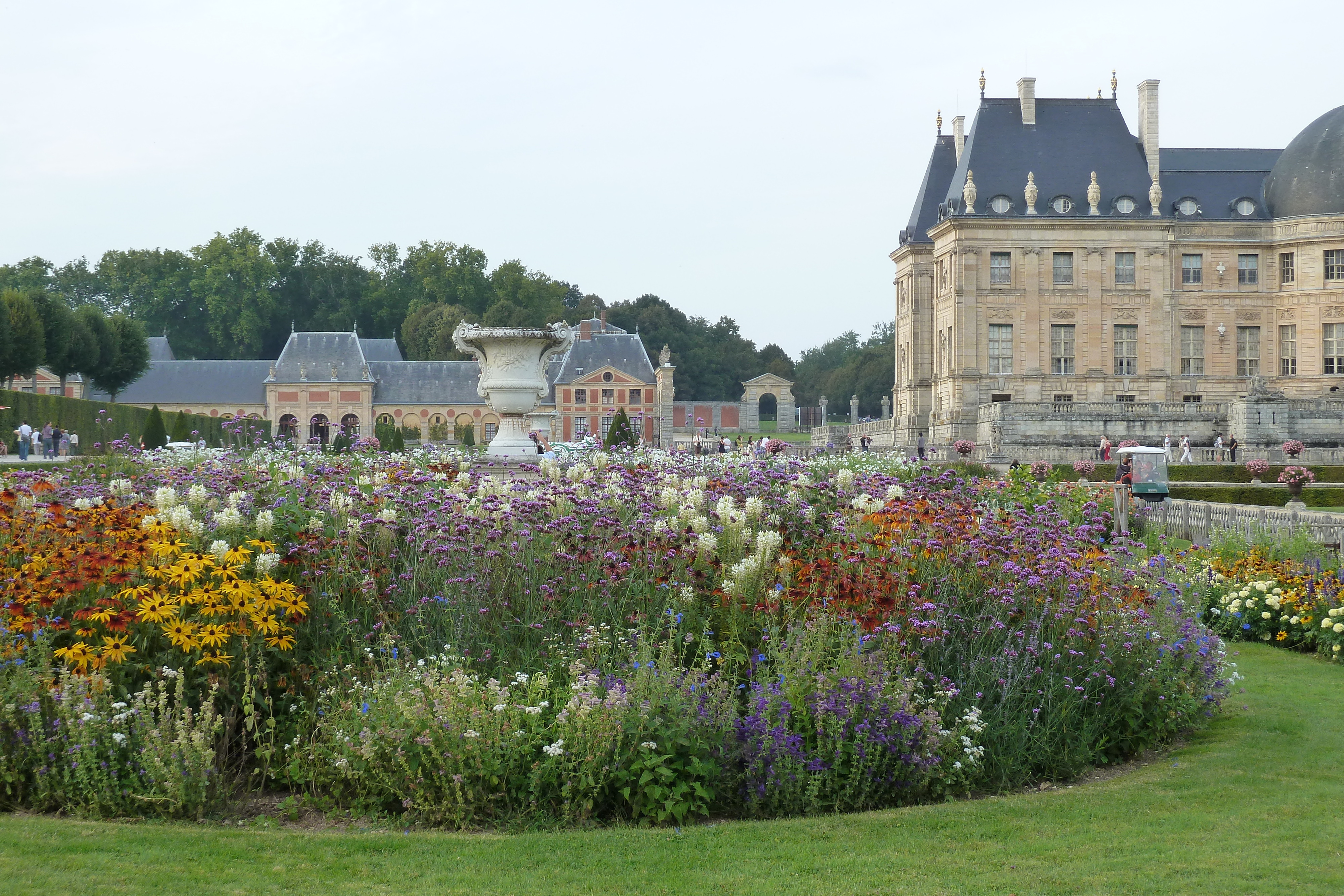 Picture France Vaux Le Vicomte Castle Vaux Le Vicomte Gardens 2010-09 69 - Journey Vaux Le Vicomte Gardens