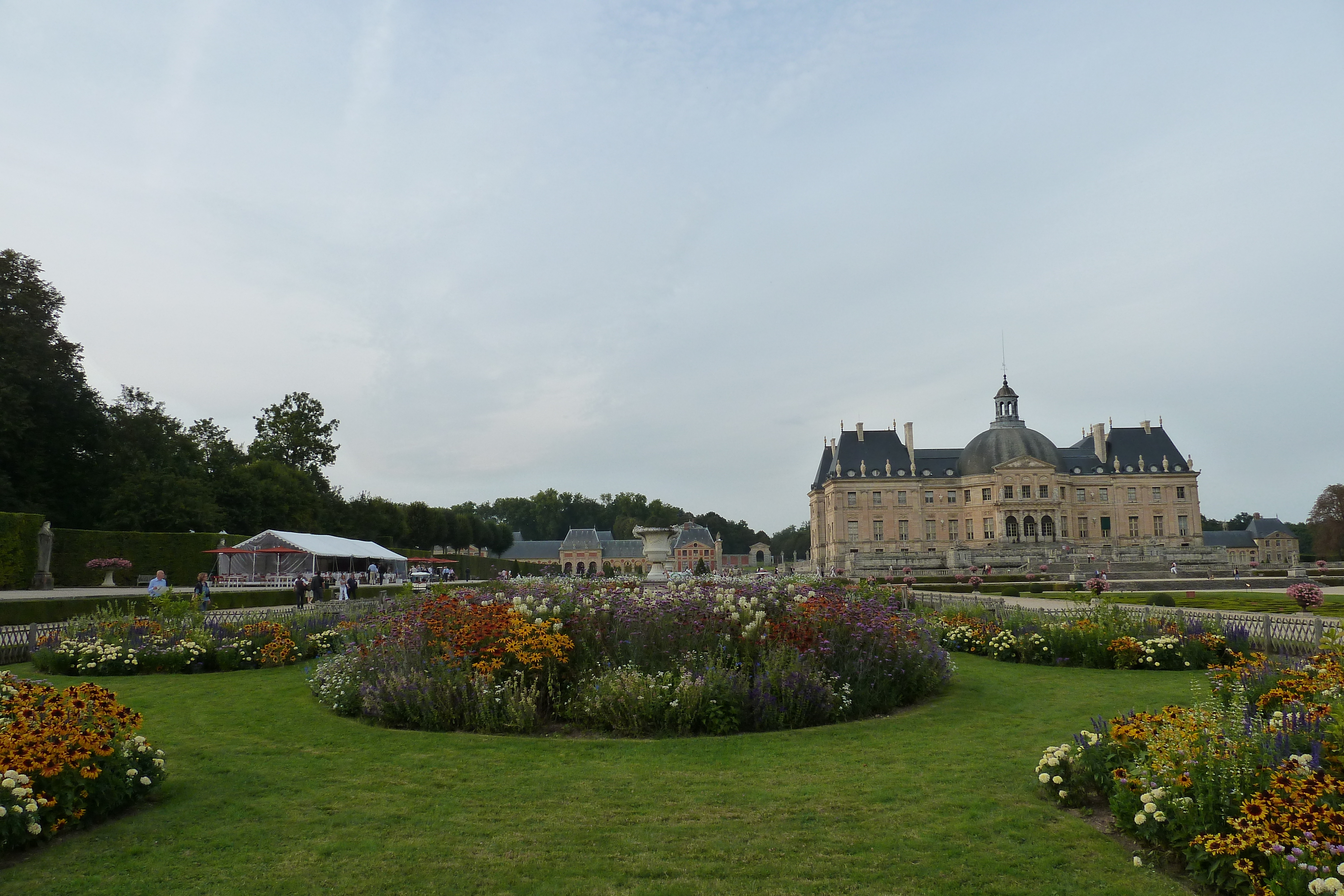 Picture France Vaux Le Vicomte Castle Vaux Le Vicomte Gardens 2010-09 57 - Center Vaux Le Vicomte Gardens