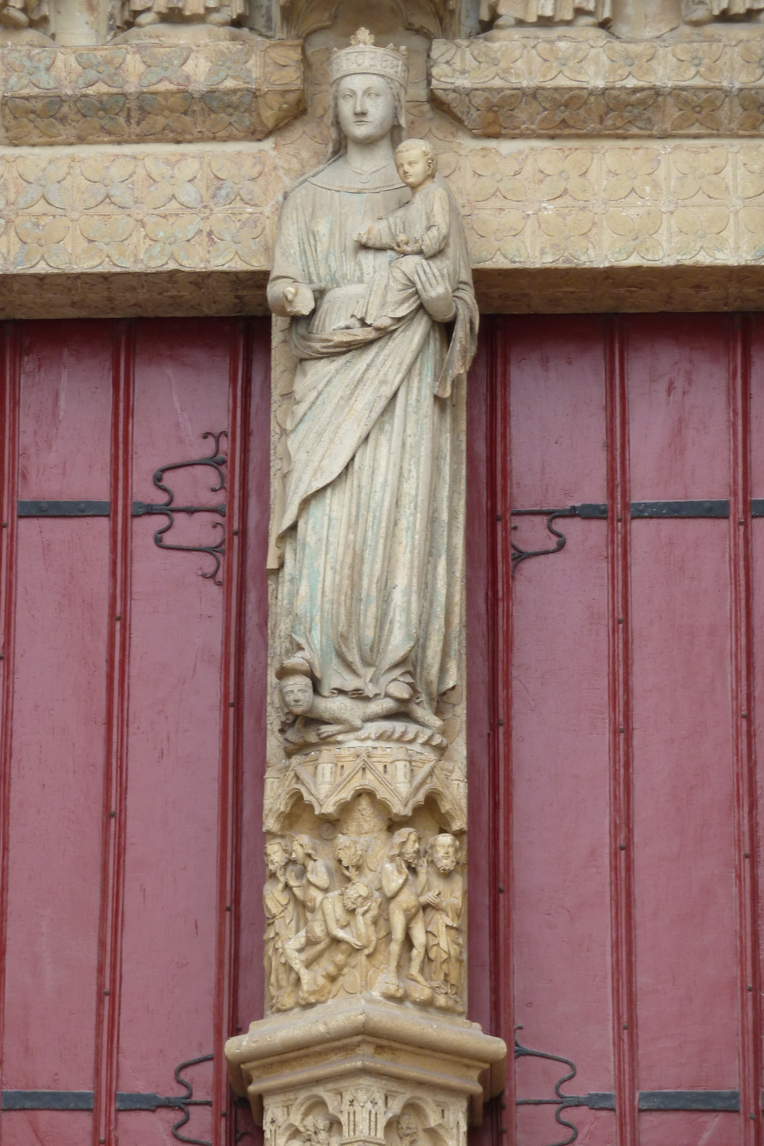 Picture France Amiens 2011-07 24 - History Amiens