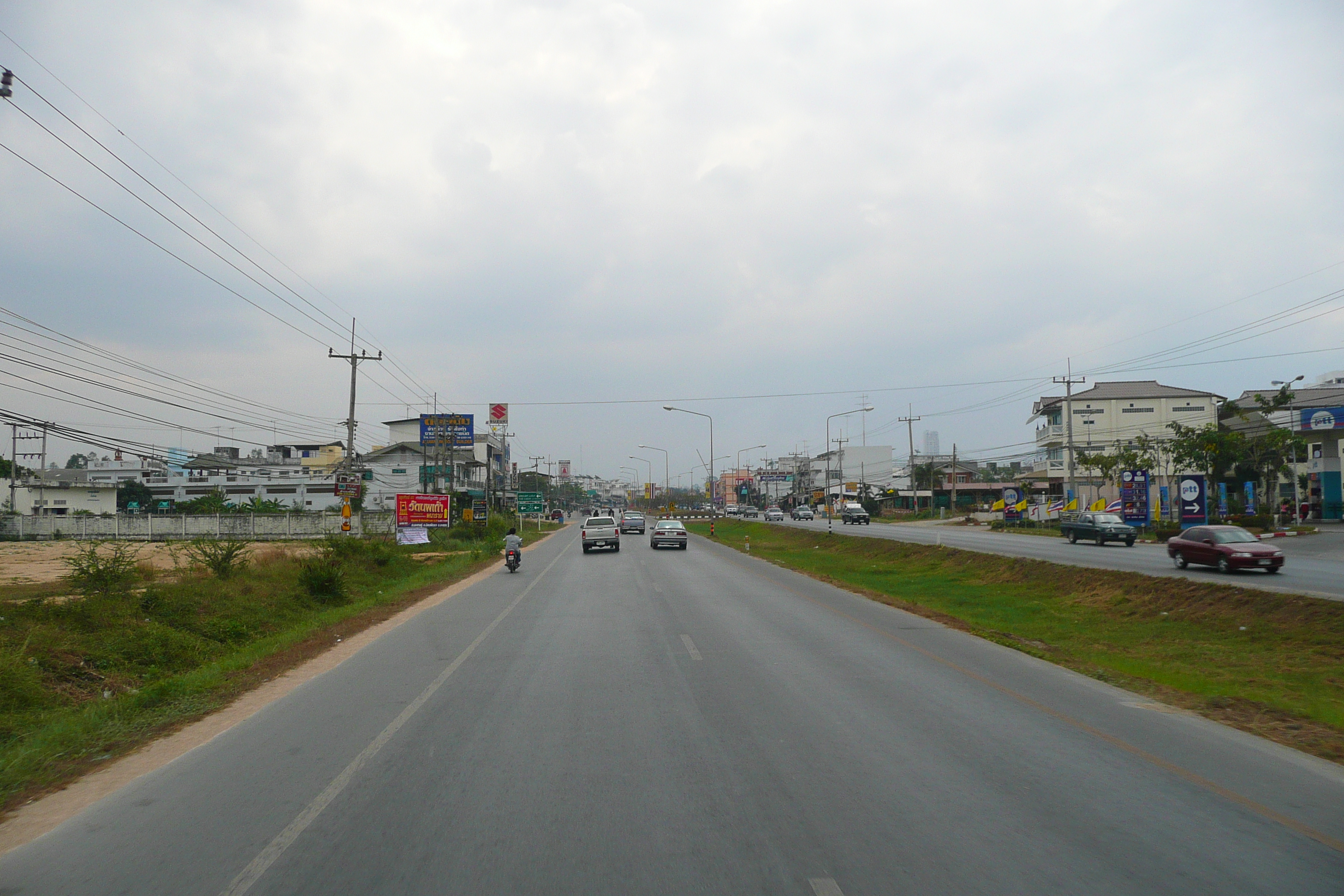 Picture Thailand Chonburi Sukhumvit road 2008-01 44 - Discovery Sukhumvit road