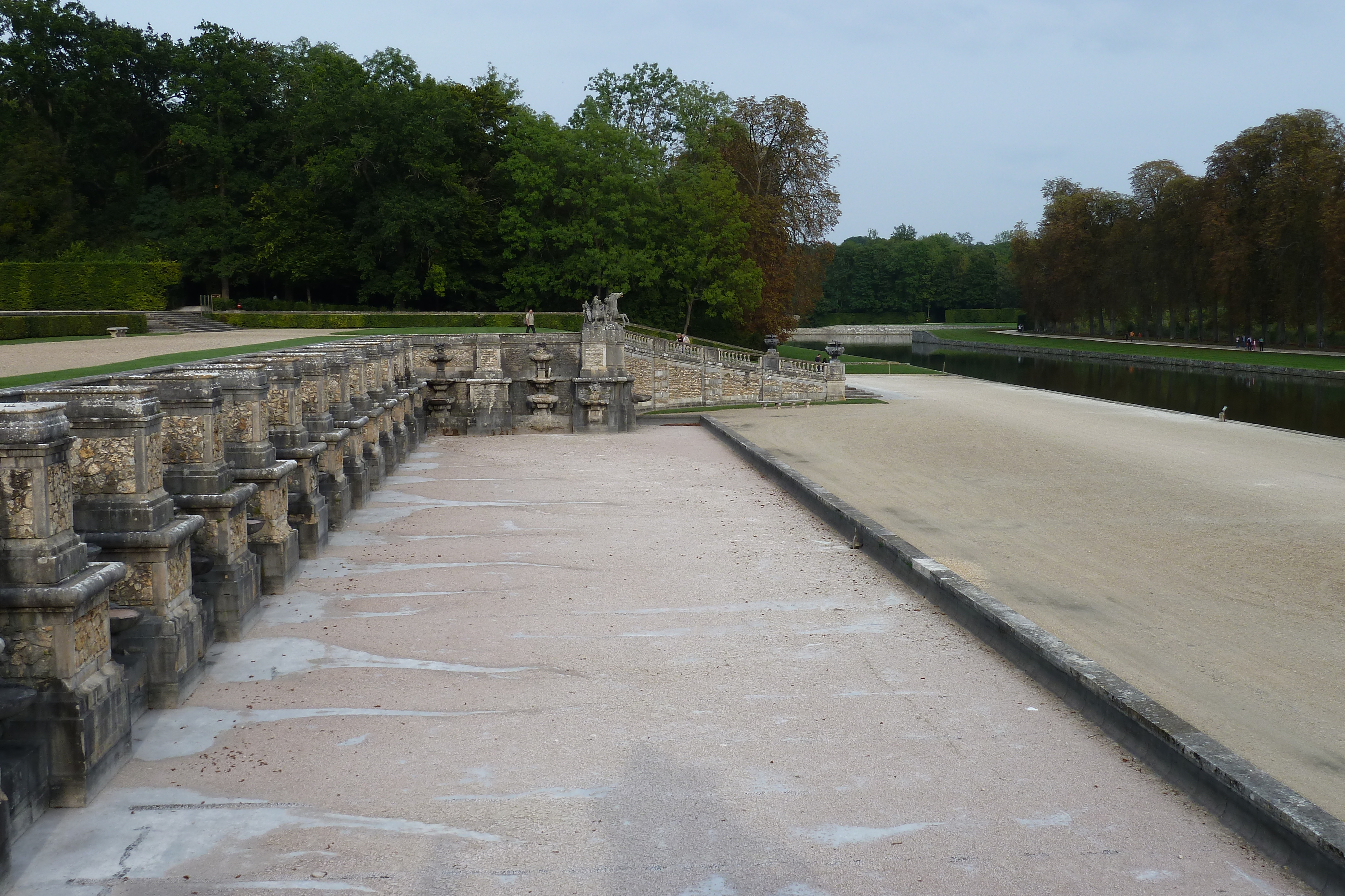 Picture France Vaux Le Vicomte Castle Vaux Le Vicomte Gardens 2010-09 53 - Center Vaux Le Vicomte Gardens