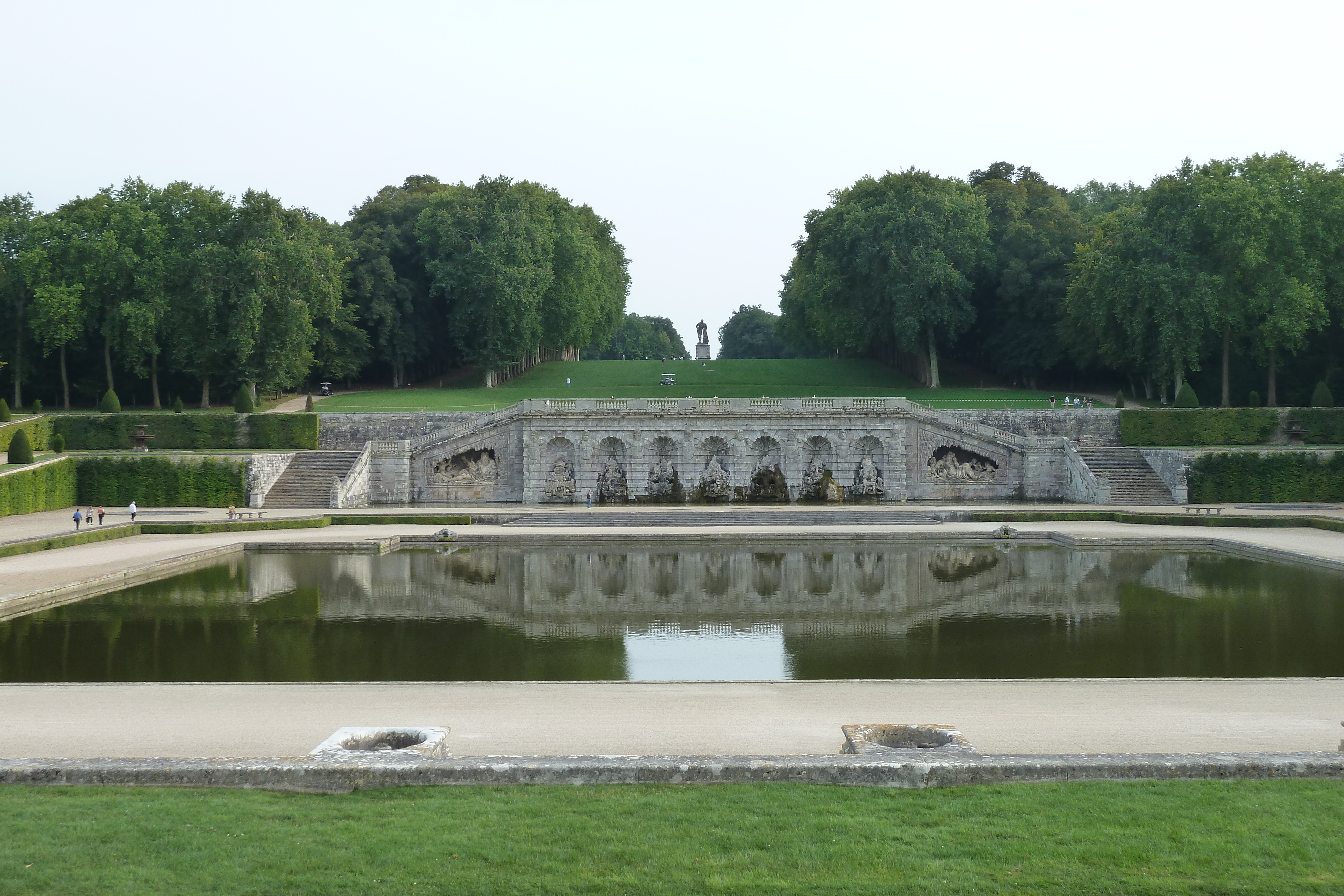 Picture France Vaux Le Vicomte Castle Vaux Le Vicomte Gardens 2010-09 68 - Tour Vaux Le Vicomte Gardens