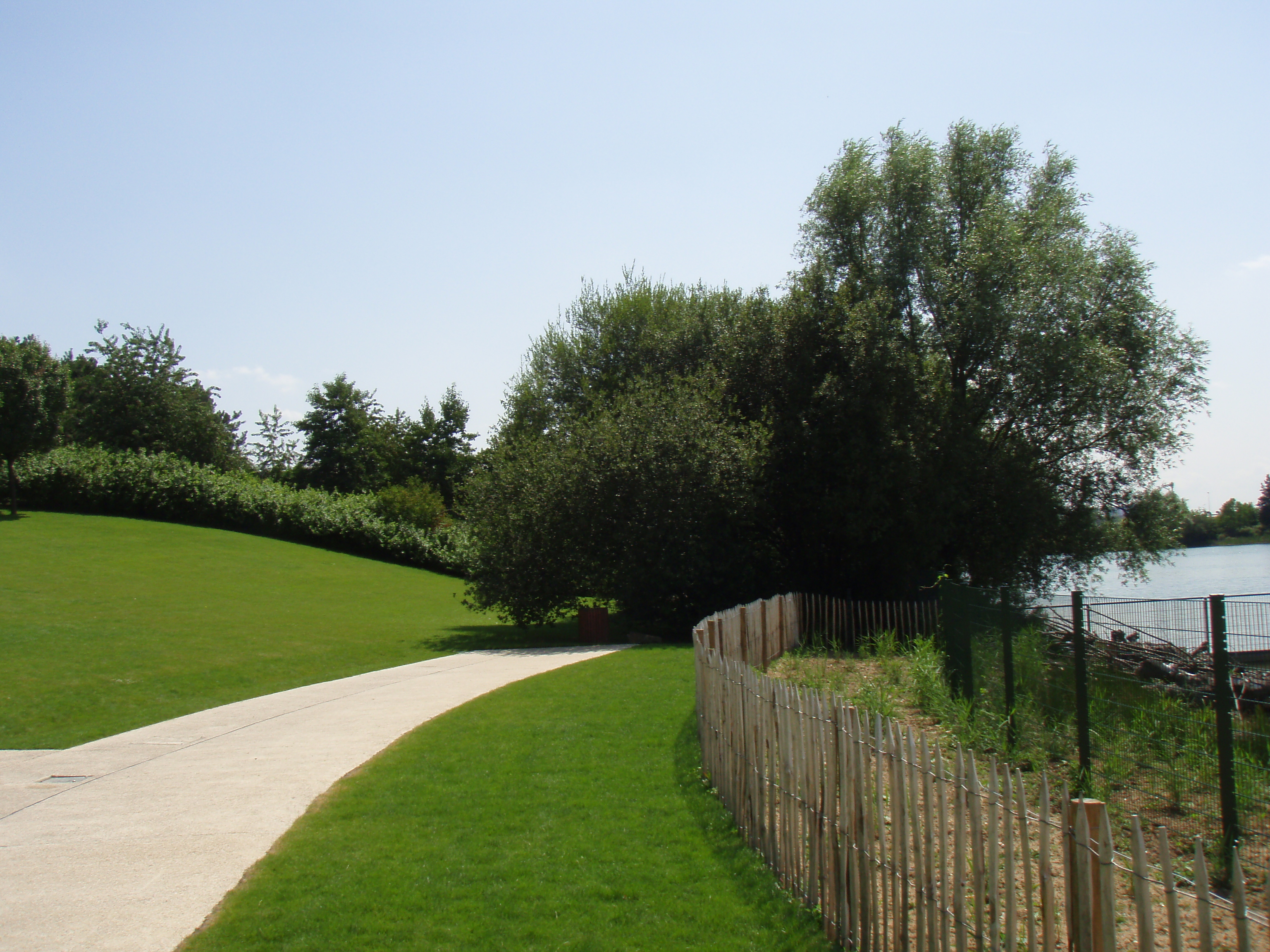 Picture France Villeneuve La Garenne Parc des Chanteraines 2007-07 26 - Tour Parc des Chanteraines