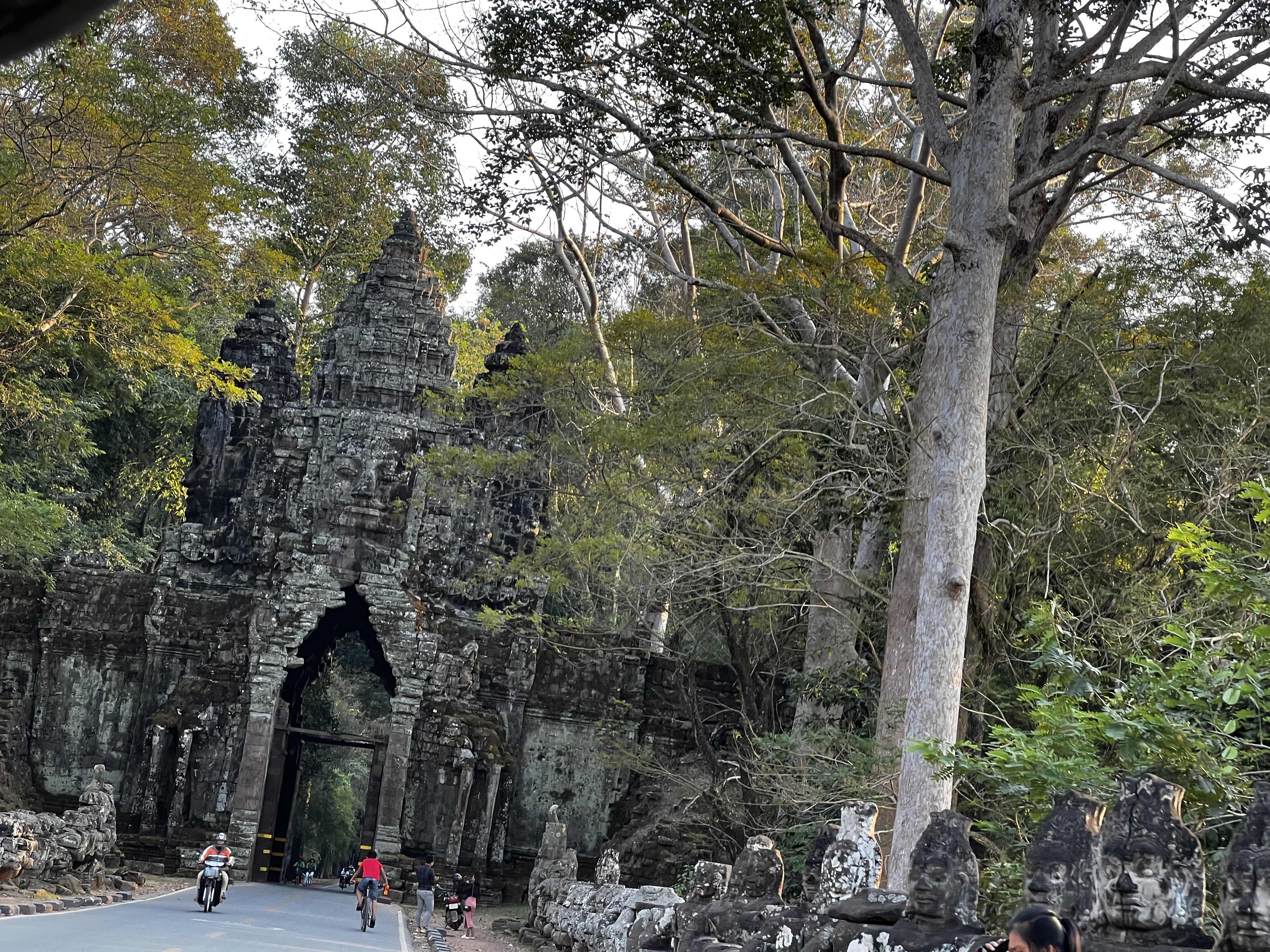 Picture Cambodia Siem Reap Angkor Thom 2023-01 20 - Recreation Angkor Thom