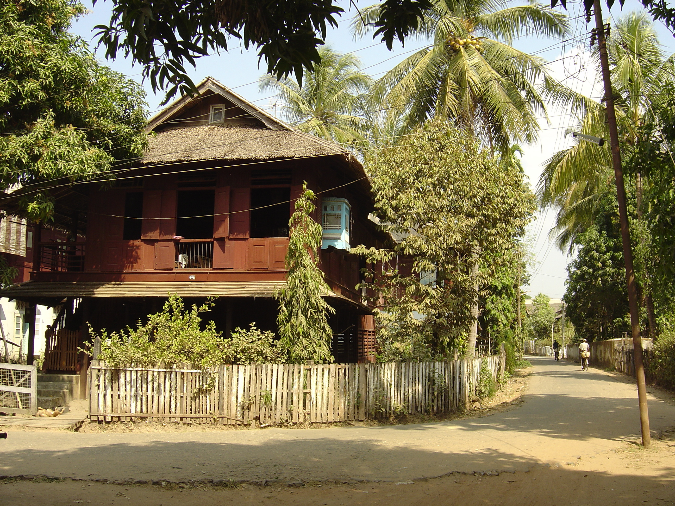 Picture Myanmar Dawei (TAVOY) 2005-01 89 - Tour Dawei (TAVOY)