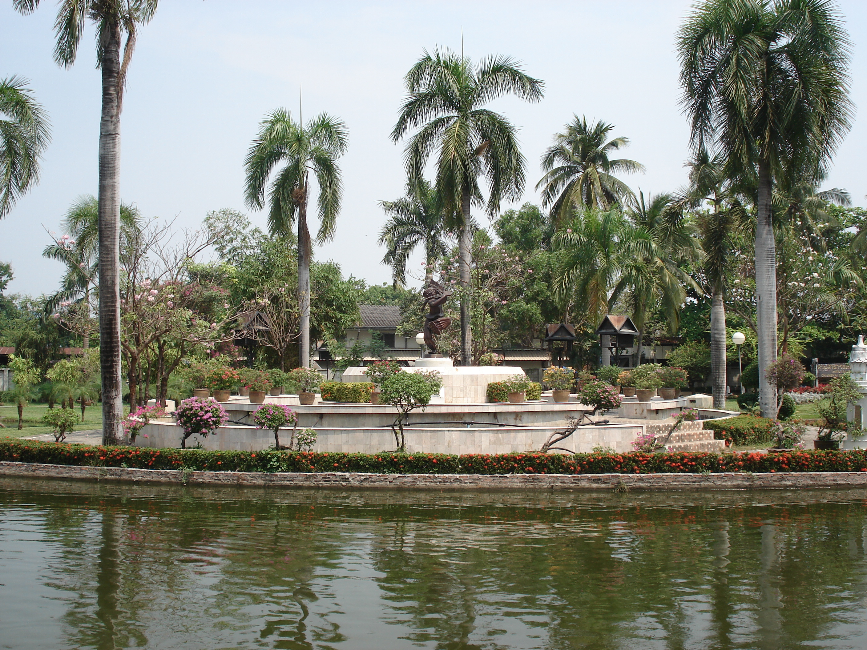 Picture Thailand Chiang Mai Inside Canal Buak Had Park 2006-04 13 - History Buak Had Park