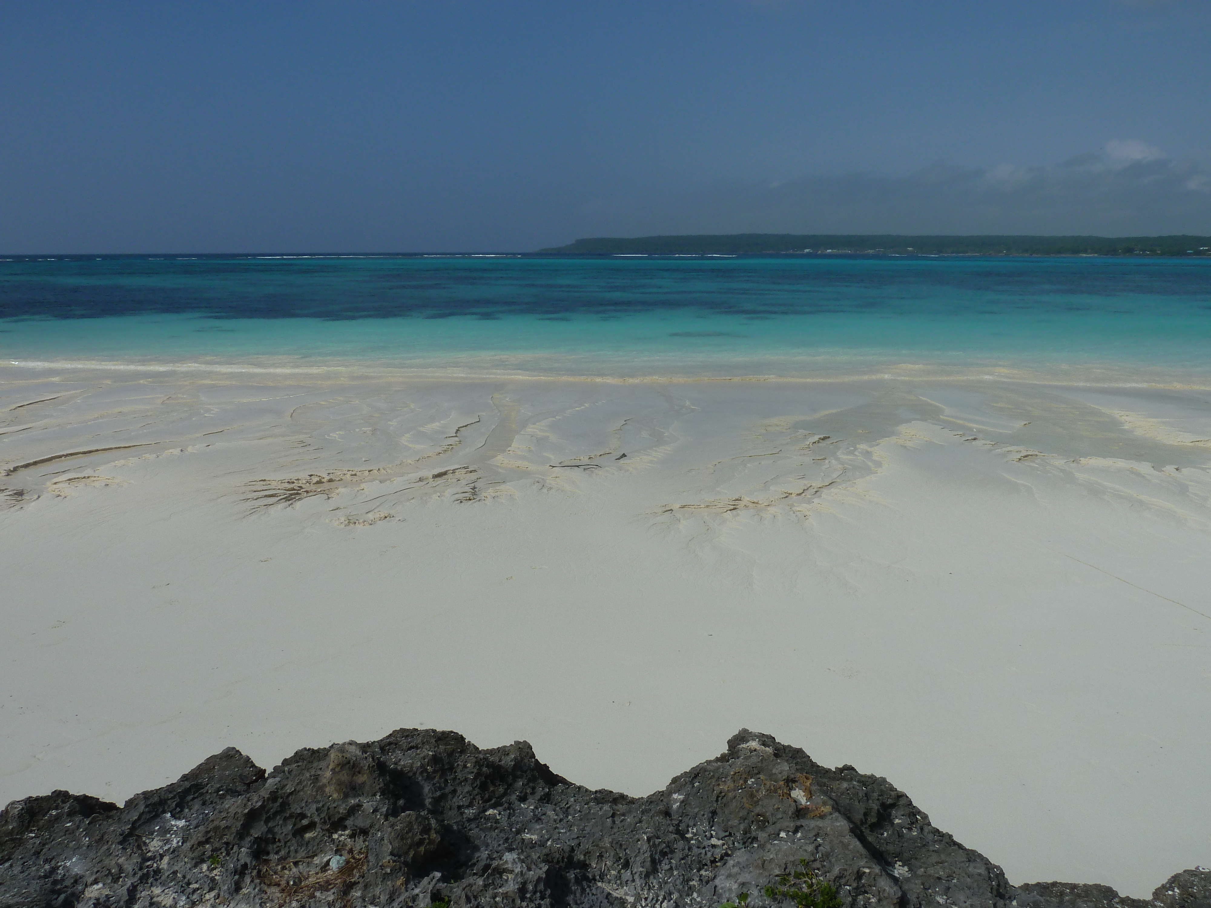 Picture New Caledonia Lifou Luecila 2010-05 8 - Tours Luecila