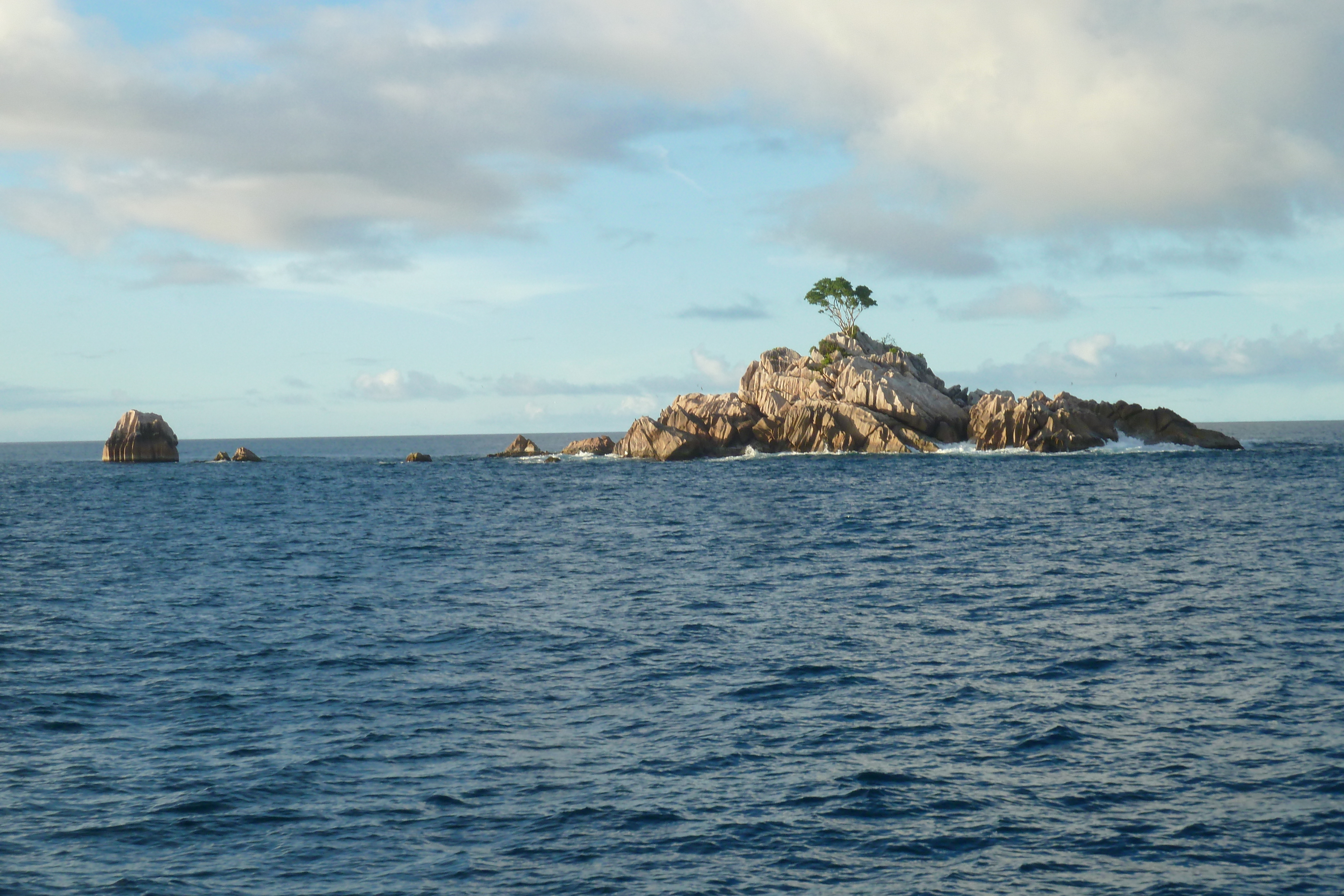 Picture Seychelles Praslin 2011-10 129 - Center Praslin