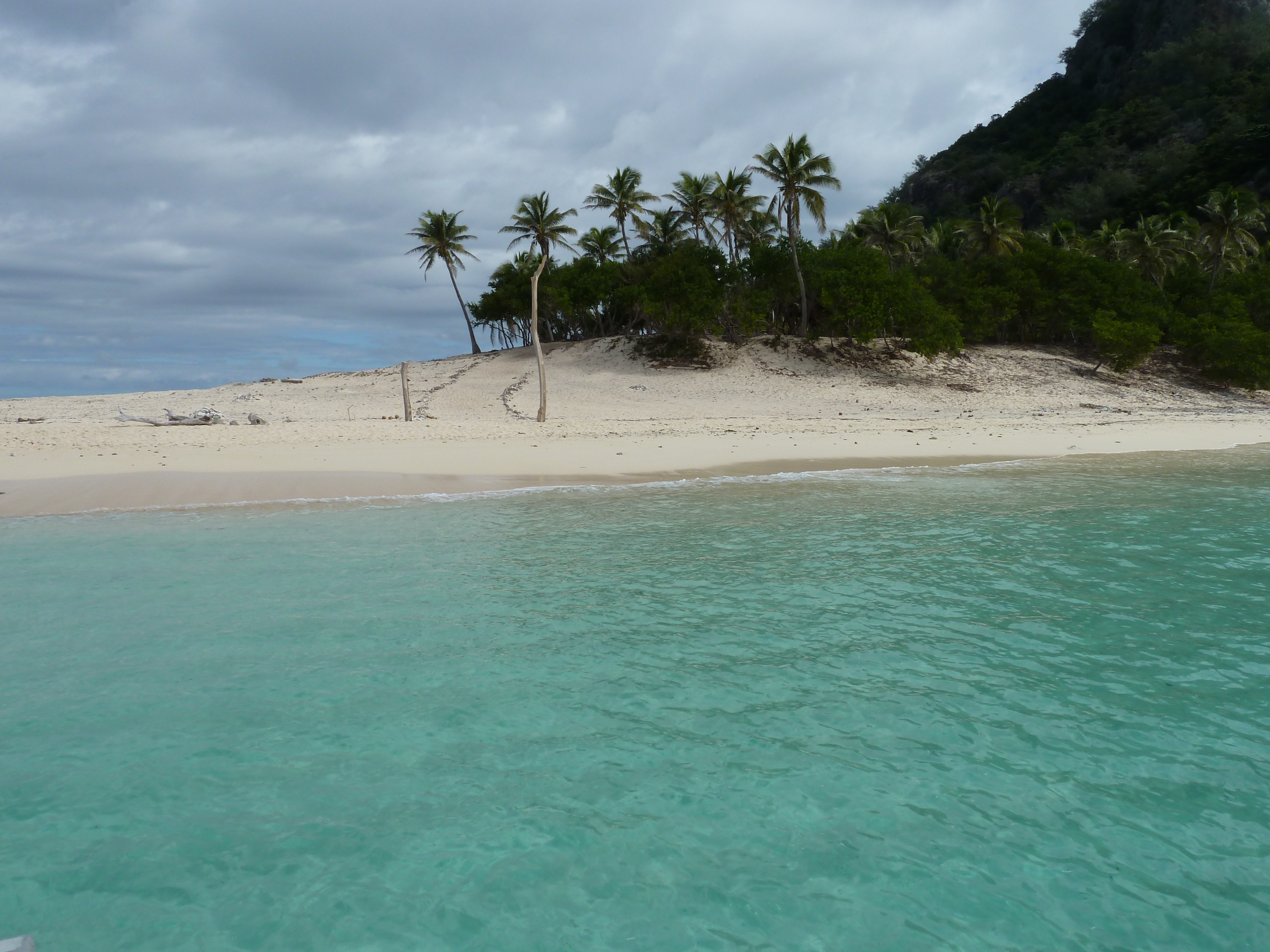 Picture Fiji Amunuca Island to Castaway Island 2010-05 8 - Center Amunuca Island to Castaway Island