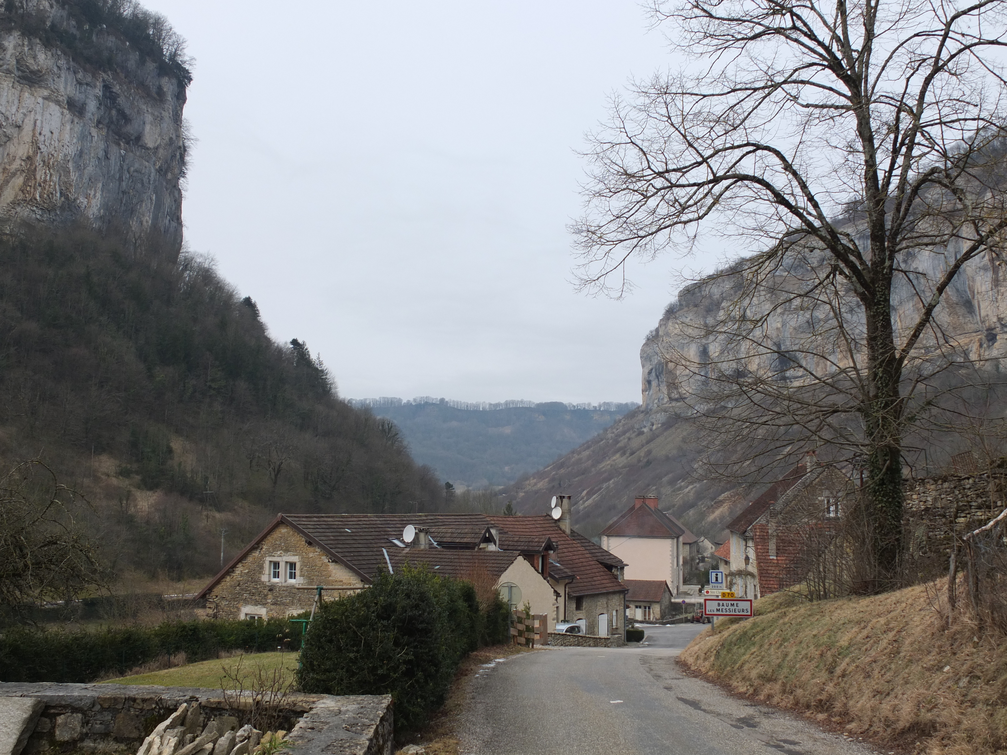 Picture France Baume les Messieurs 2012-02 79 - Tours Baume les Messieurs