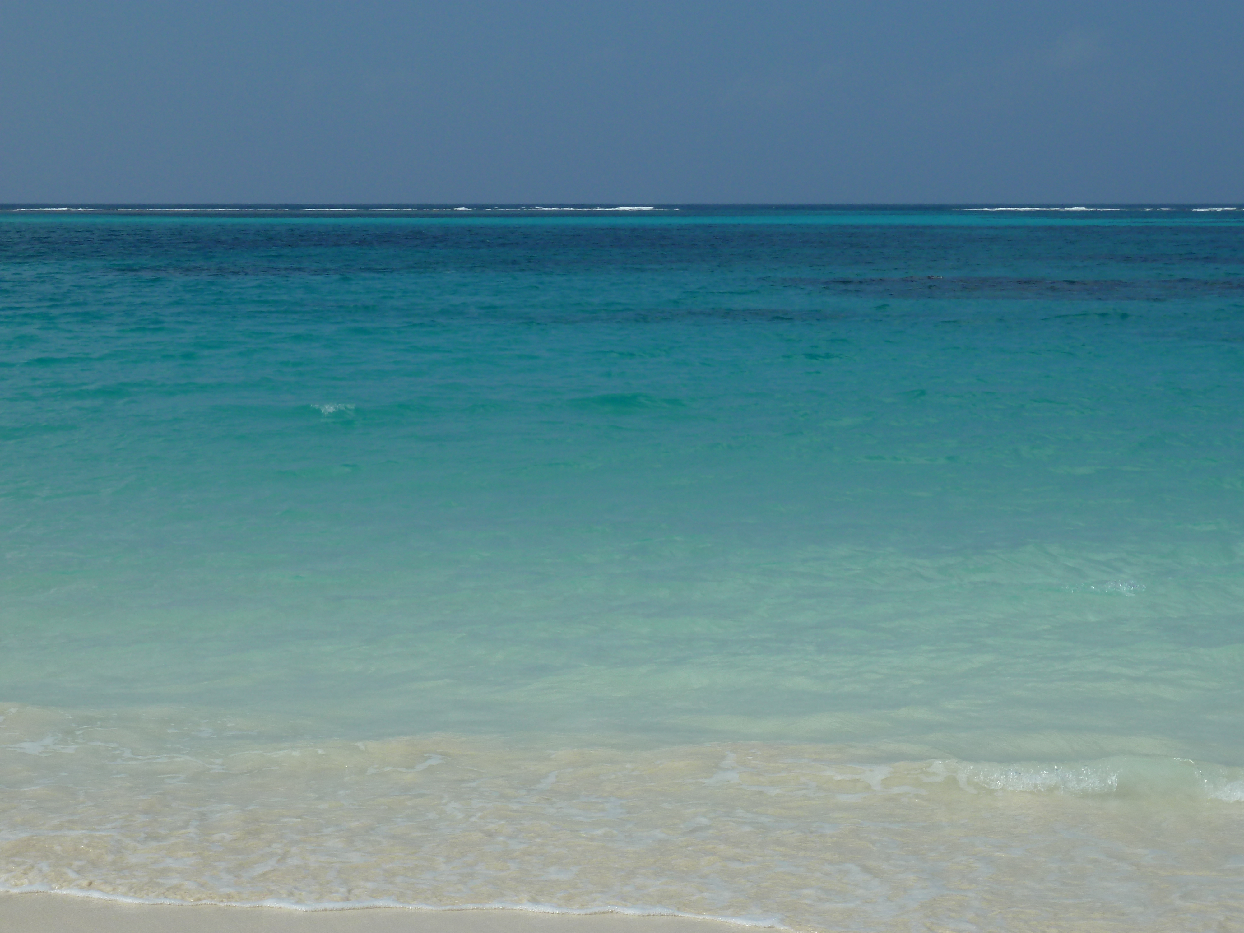 Picture New Caledonia Lifou Chateaubriant bay 2010-05 12 - Tours Chateaubriant bay