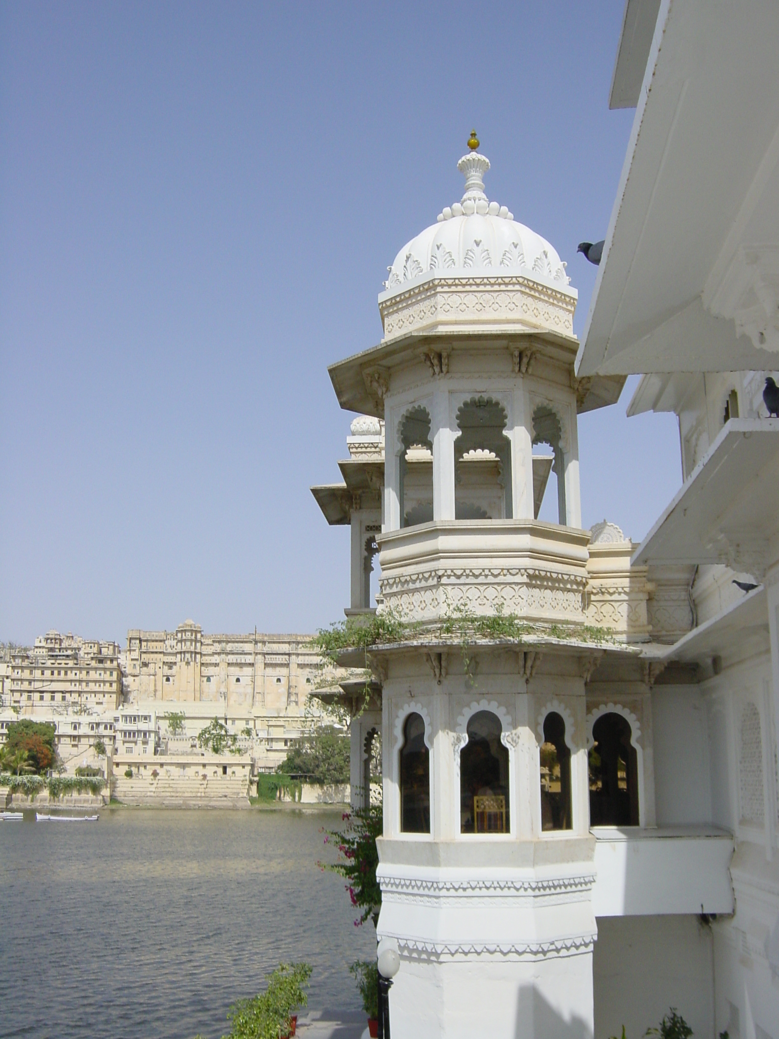 Picture India Udaipur Lake Palace Hotel 2003-05 39 - History Lake Palace Hotel