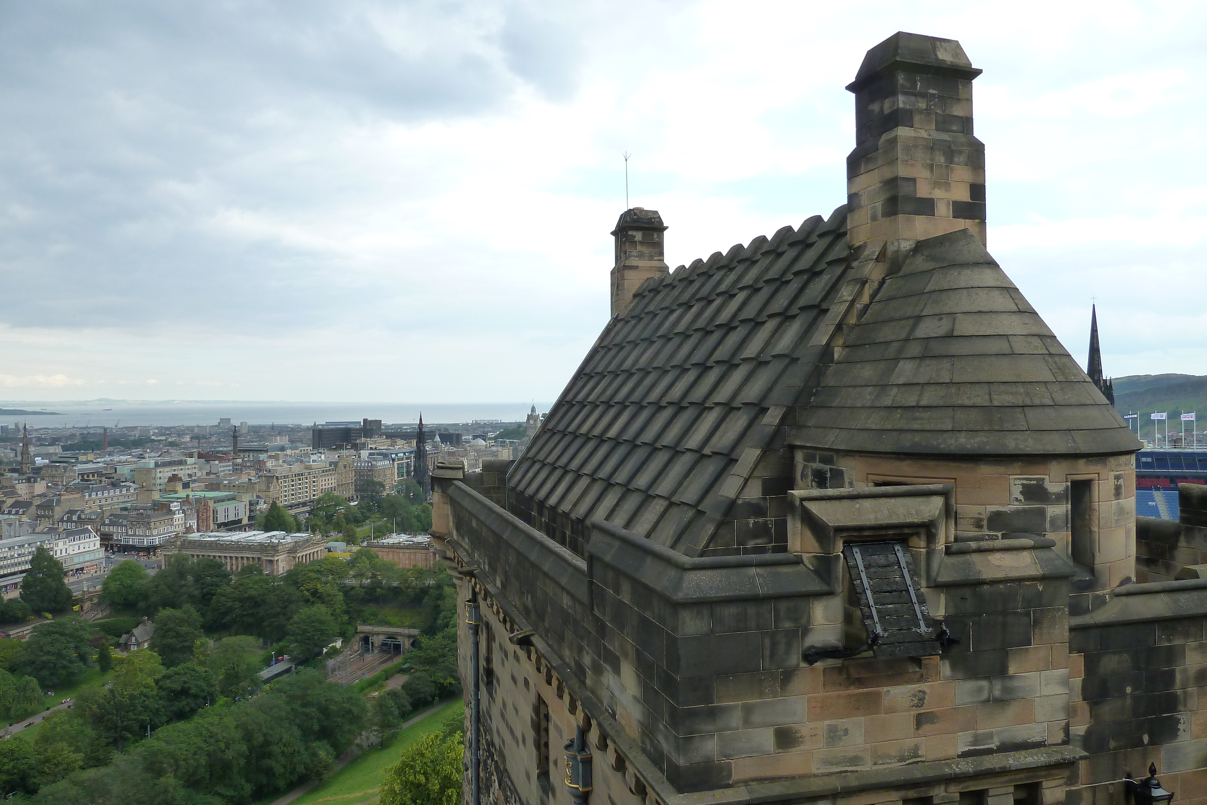 Picture United Kingdom Edinburgh 2011-07 95 - History Edinburgh