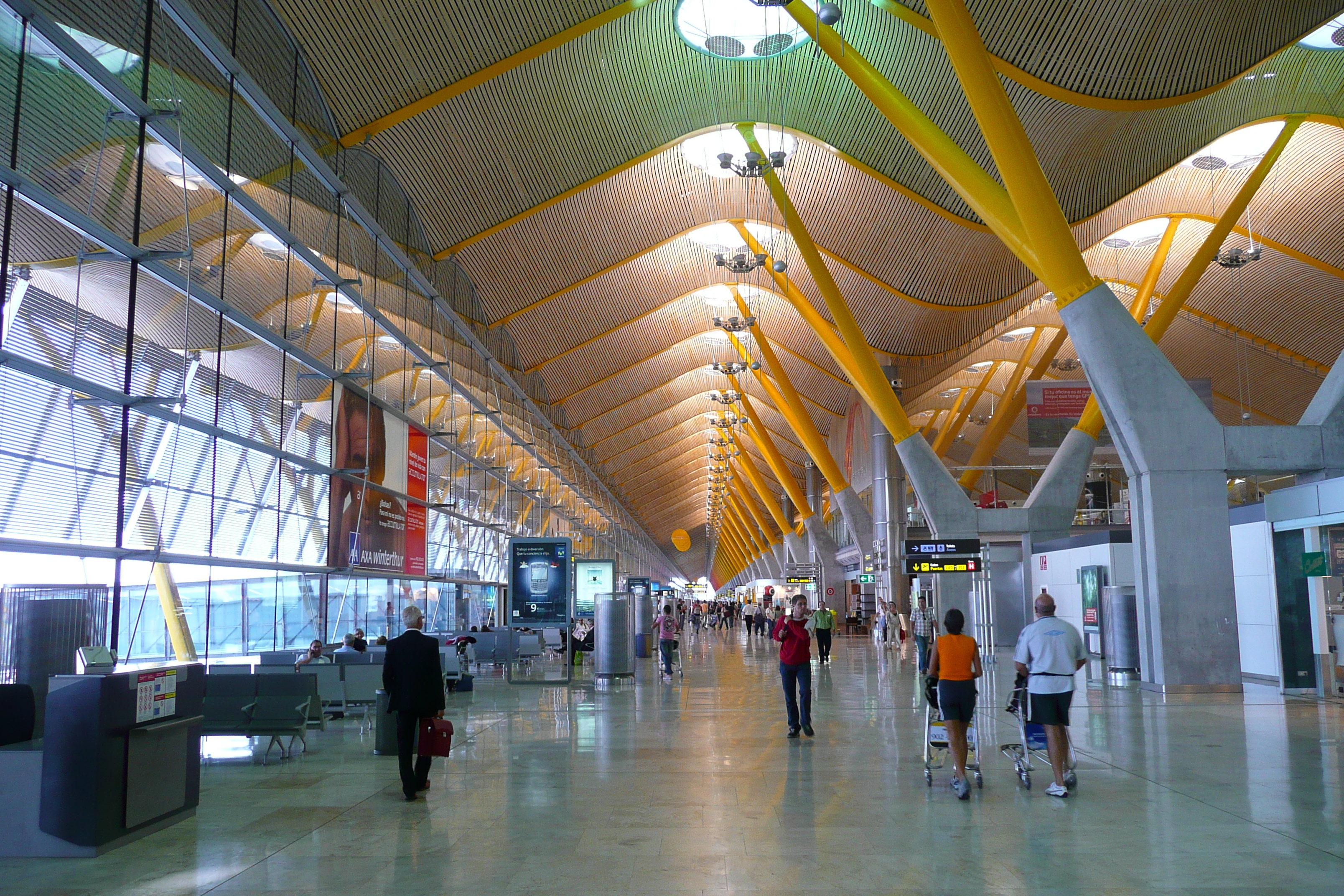 Picture Spain Madrid Barajas Airport 2007-09 48 - Discovery Barajas Airport