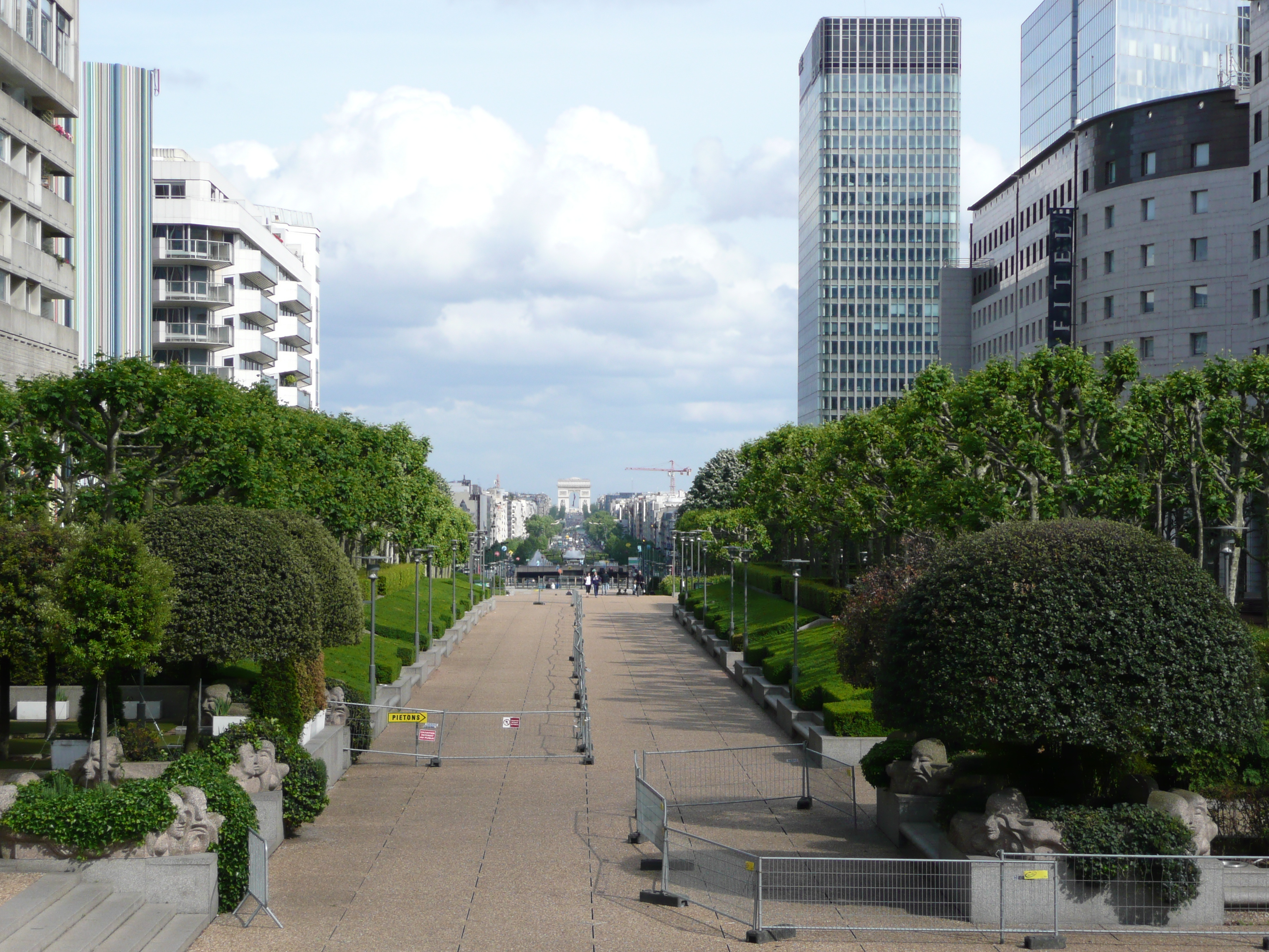 Picture France Paris La Defense 2007-05 51 - Recreation La Defense