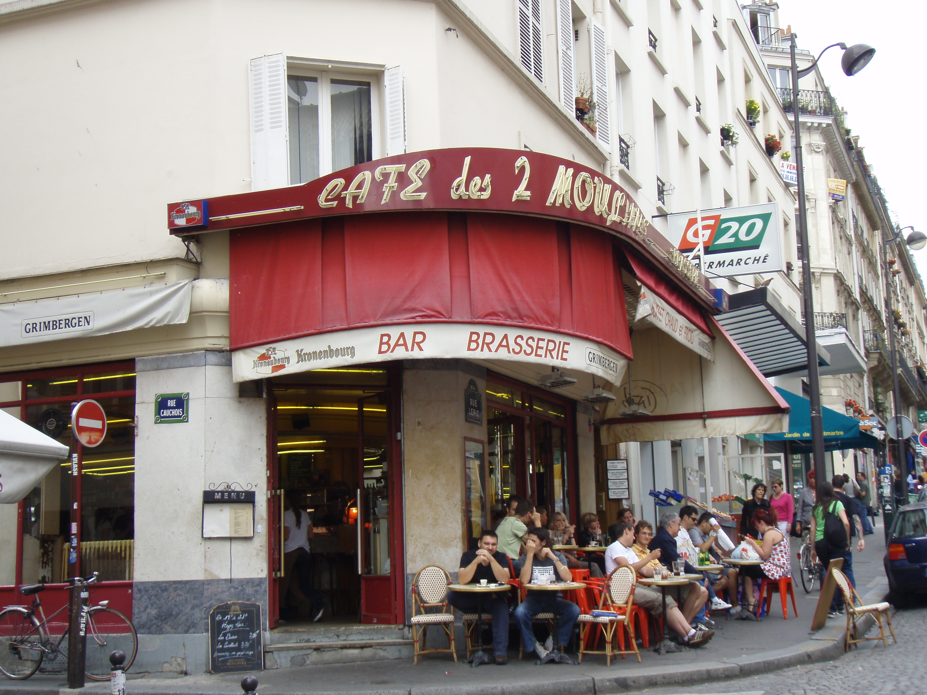 Picture France Paris 18th Arrondissement 2007-07 21 - Tours 18th Arrondissement