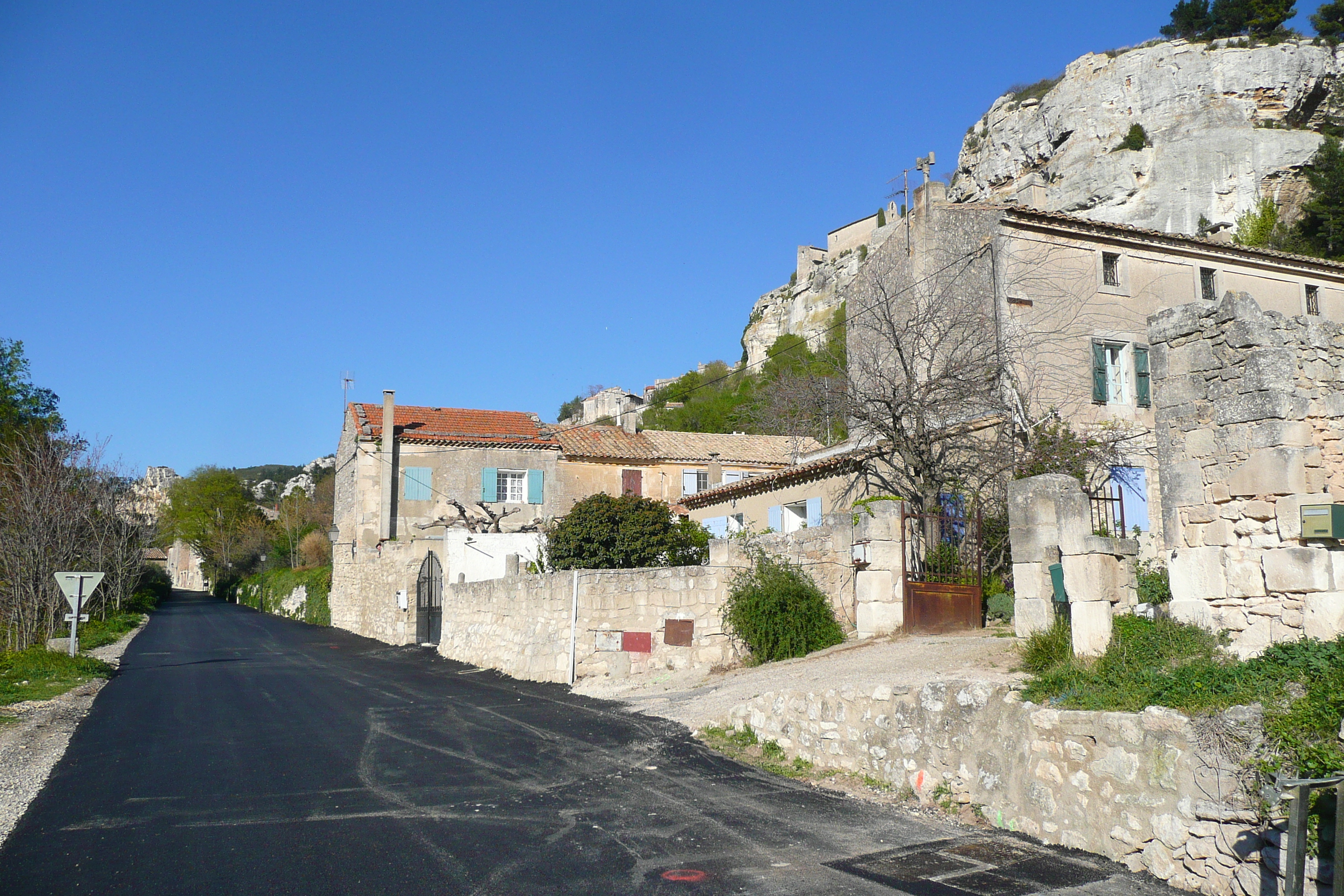 Picture France Baux de Provence Baux de Provence Village 2008-04 18 - Recreation Baux de Provence Village