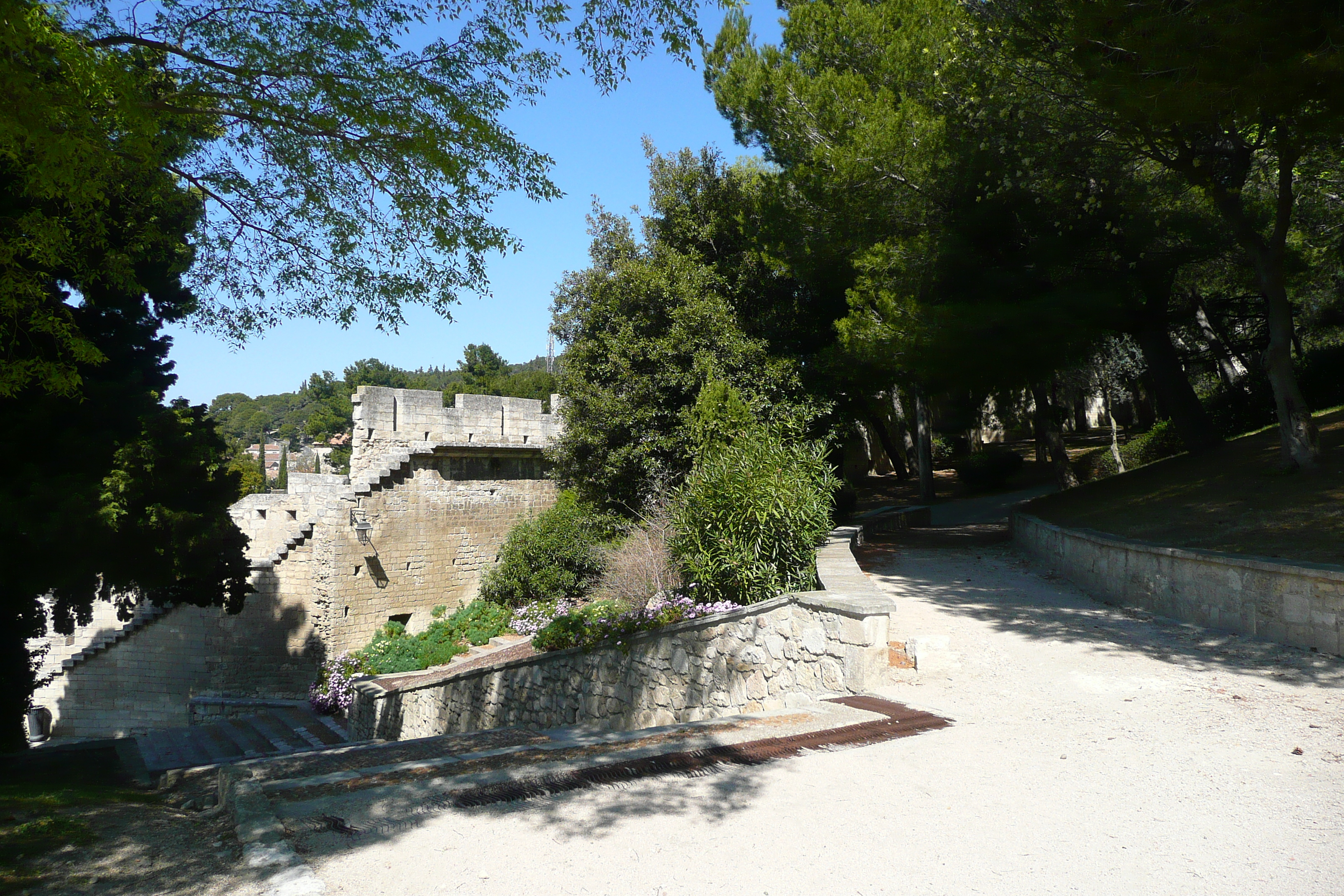 Picture France Beaucaire Beaucaire castle 2008-04 18 - Around Beaucaire castle