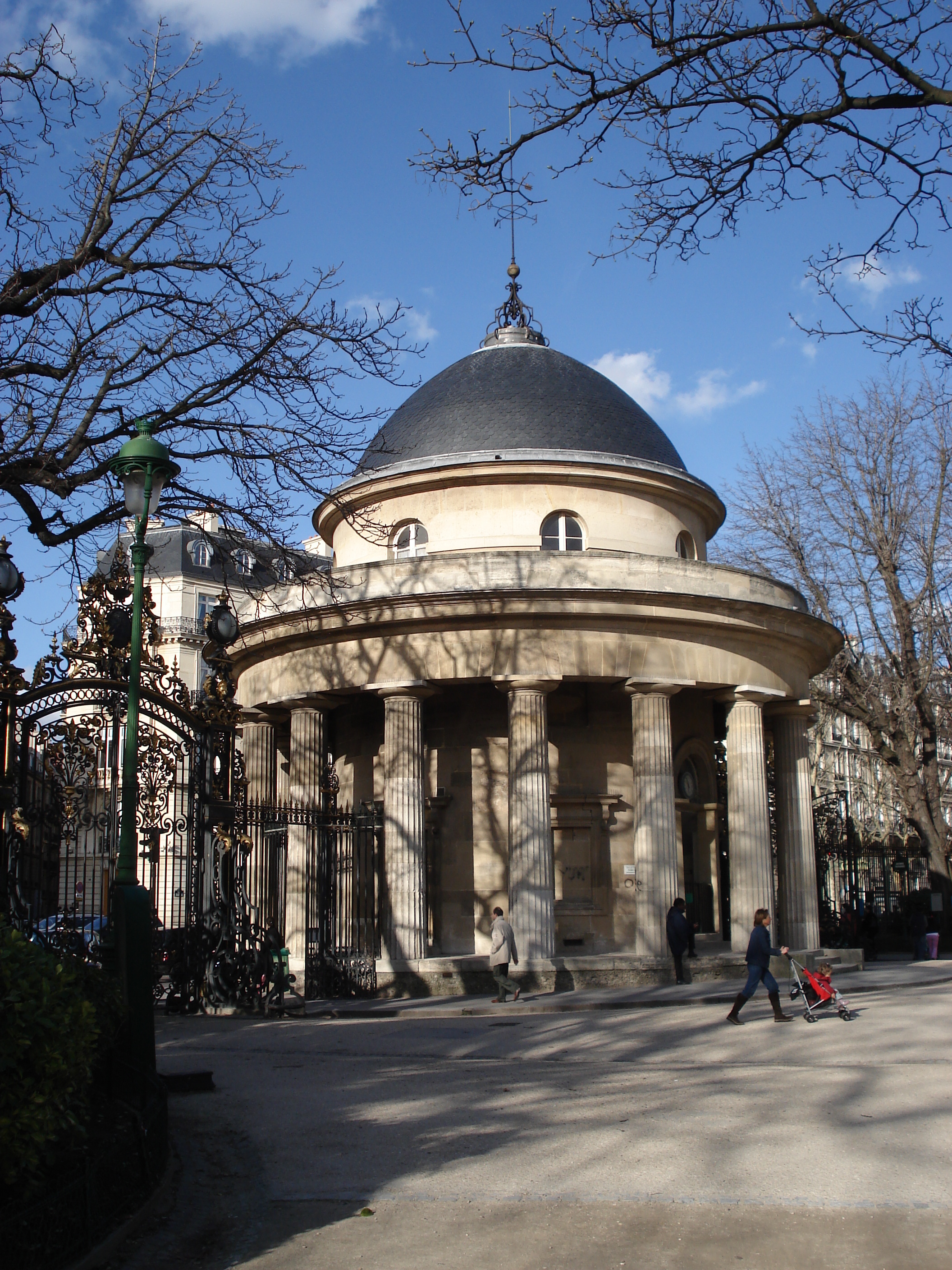 Picture France Paris 8th Arrondissement Monceau Garden 2006-03 3 - Tour Monceau Garden