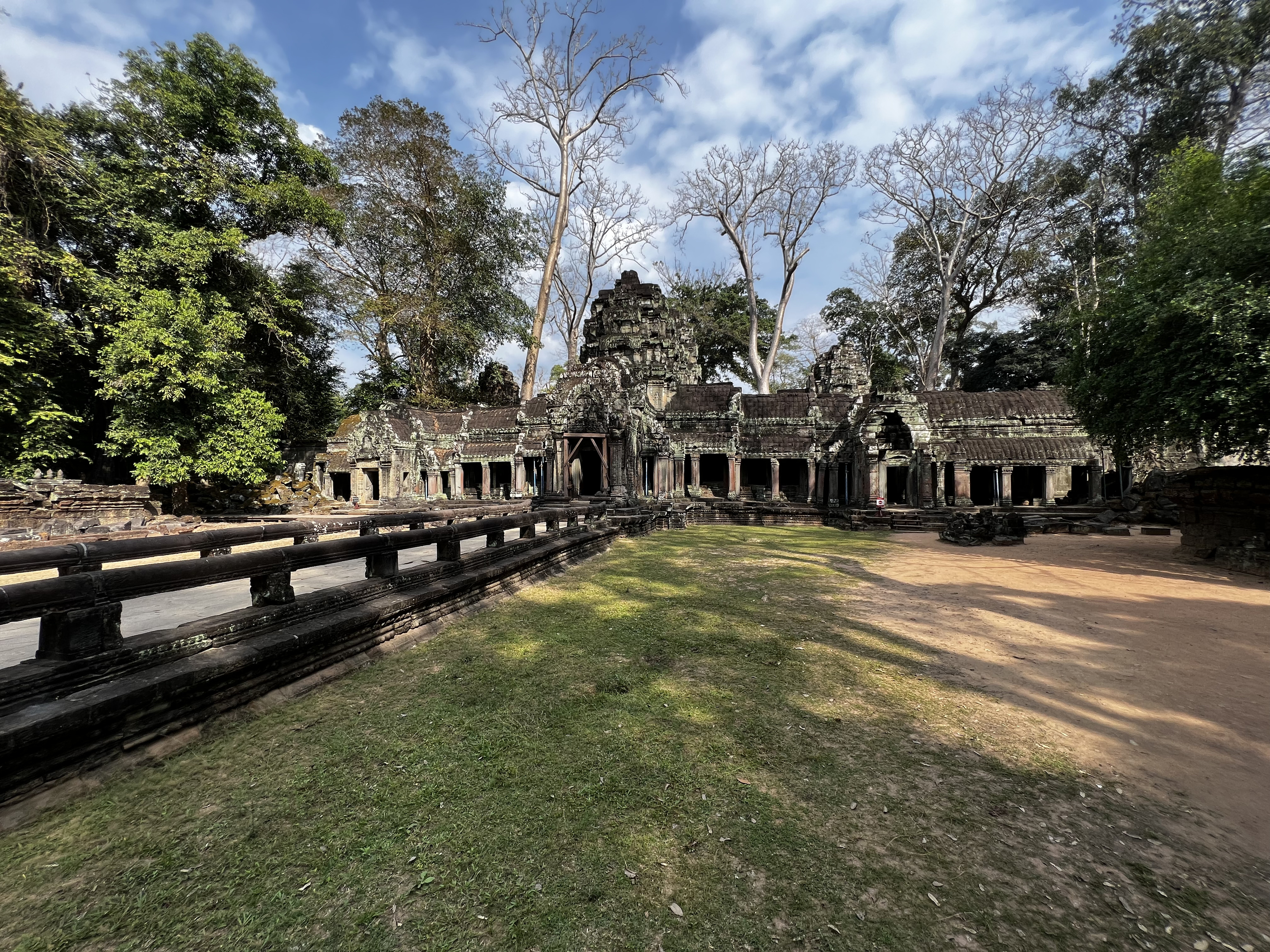 Picture Cambodia Siem Reap Ta Prohm 2023-01 53 - Around Ta Prohm